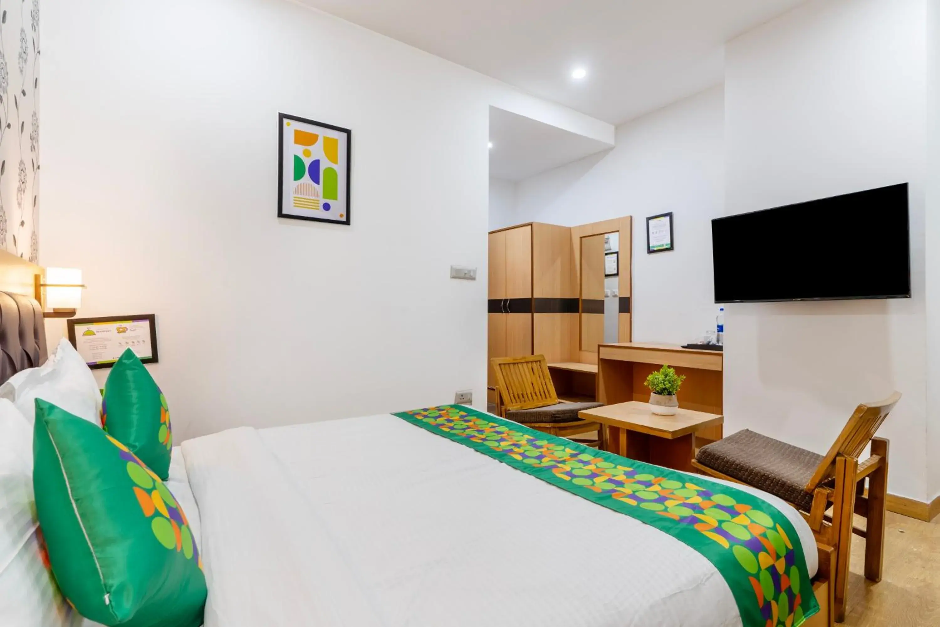 Bedroom, Bed in Treebo Anand The Mall Solan Bedroom, Bed in Treebo Anand The Mall Solan