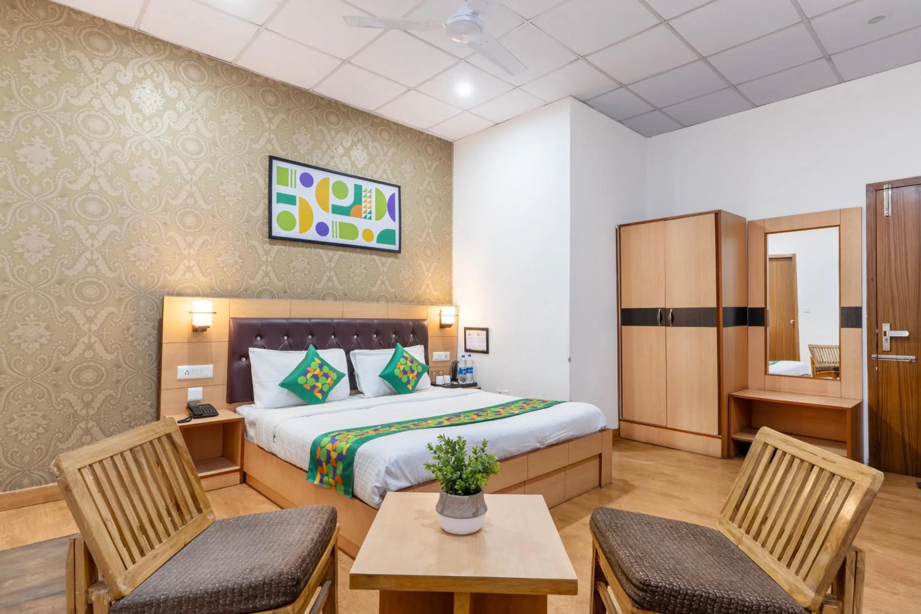 Bedroom, Bed in Treebo Anand The Mall Solan