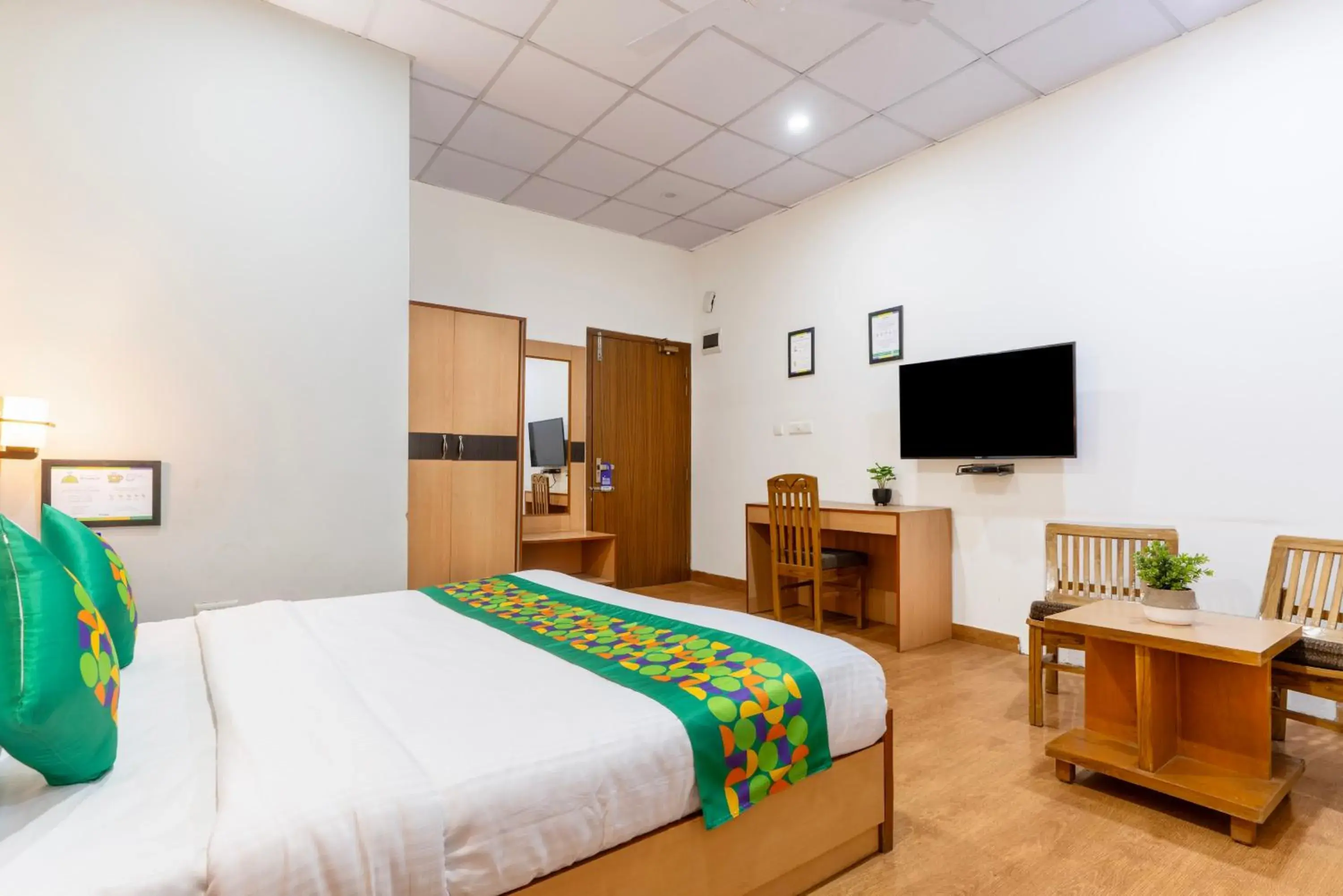 Bedroom, Bed in Treebo Anand The Mall Solan Bedroom, Bed in Treebo Anand The Mall Solan