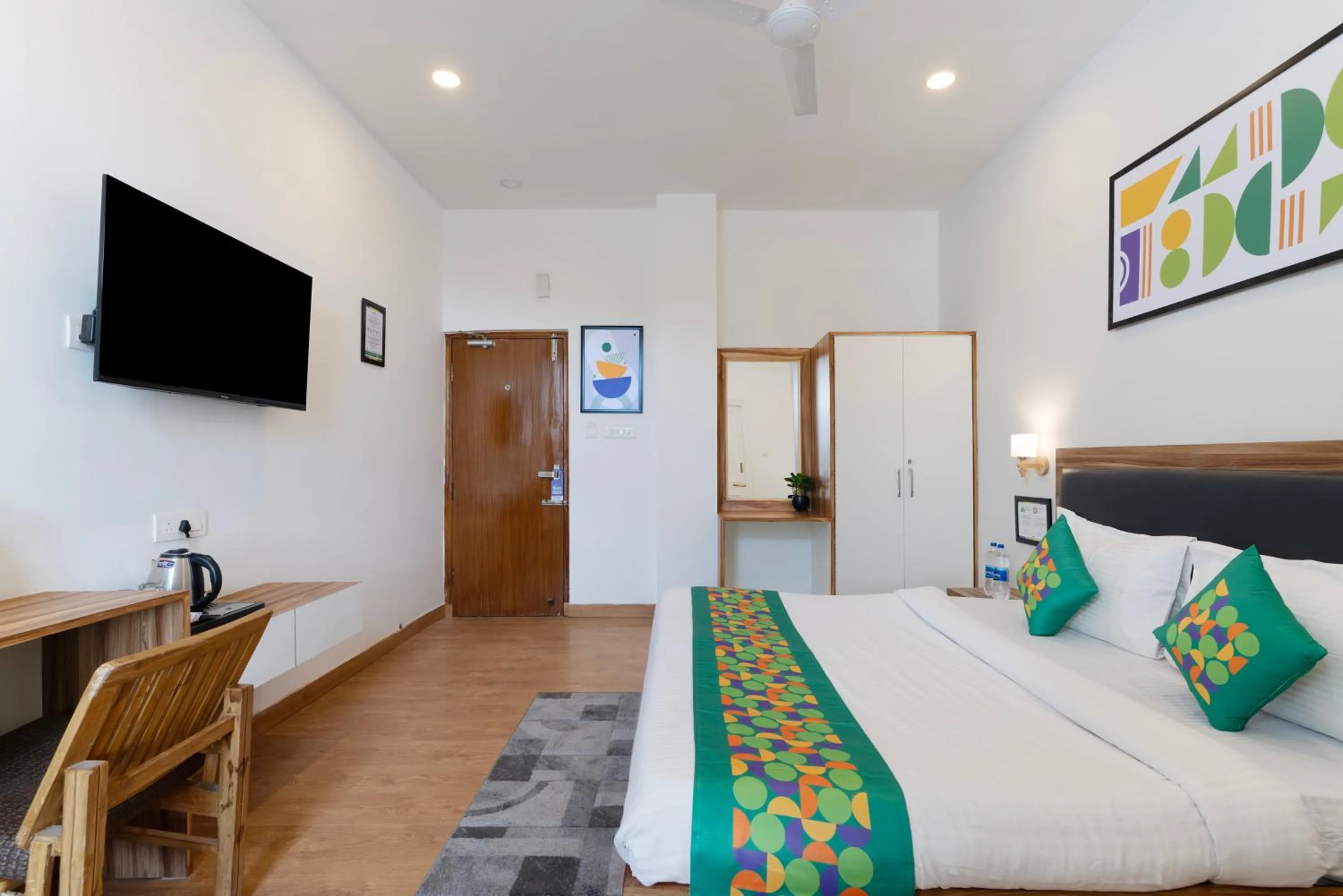 Bedroom, Bed in Treebo Anand The Mall Solan