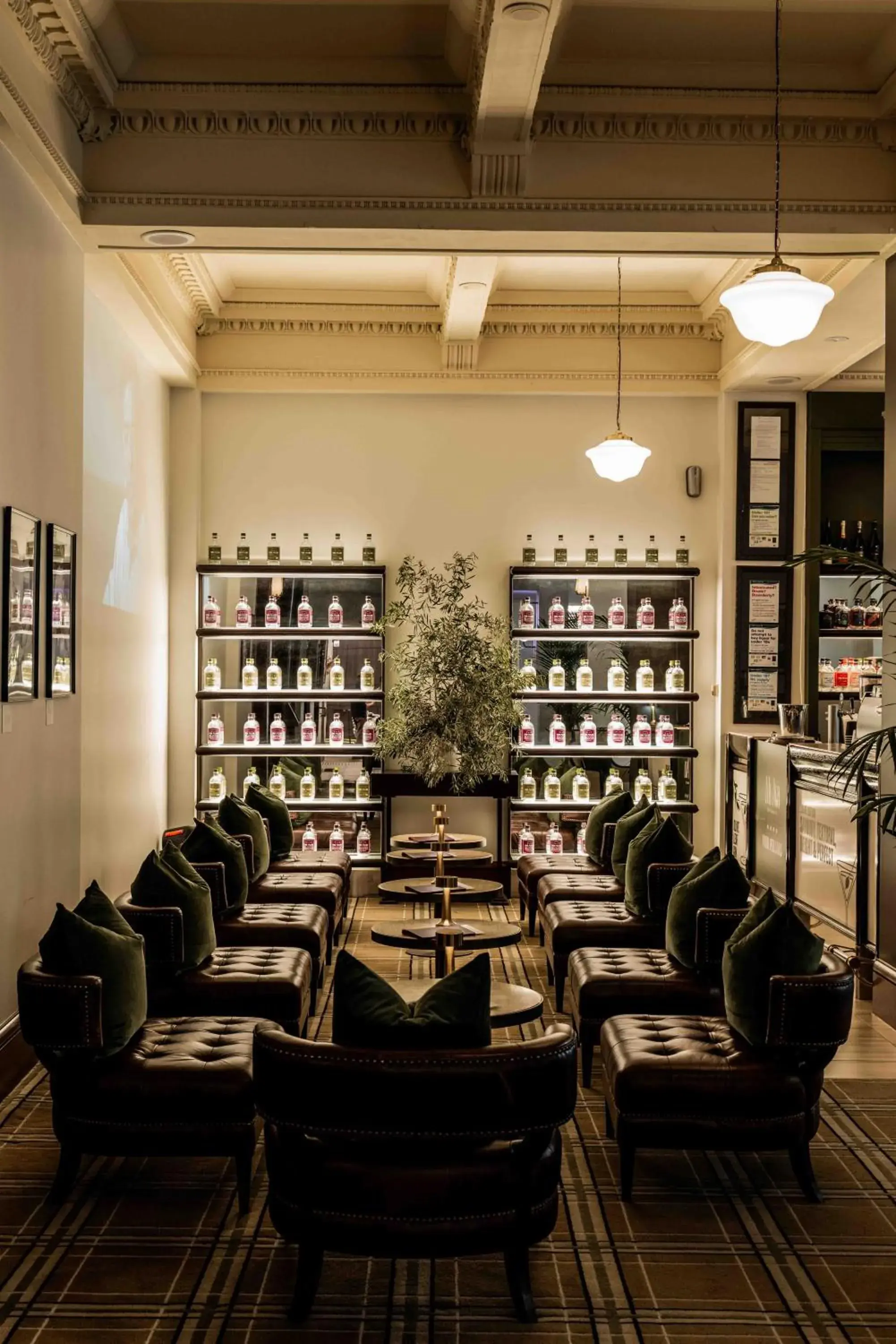 Lounge or bar in Rendezvous Hotel Melbourne Lounge or bar in Rendezvous Hotel Melbourne