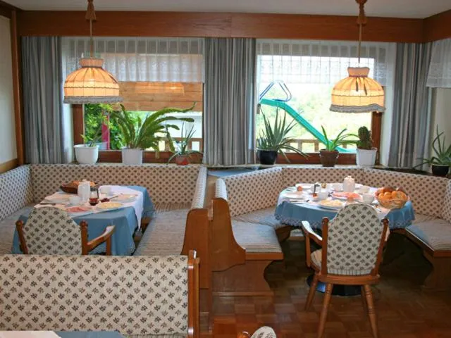Restaurant/places to eat in Haus Rattenböck
