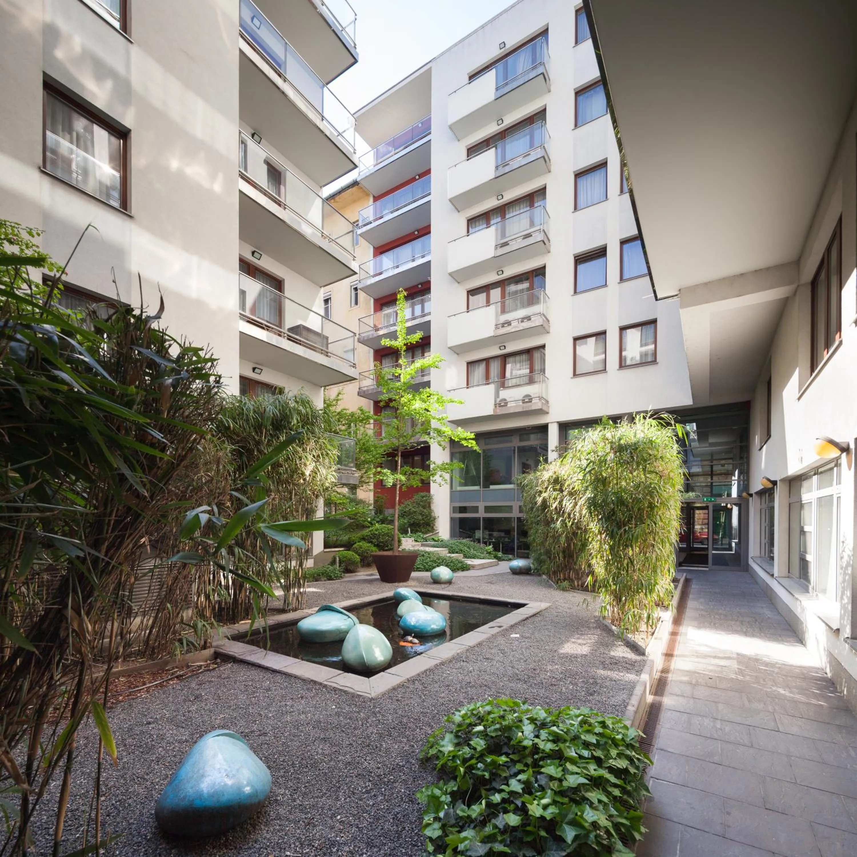 Quality Point Apartments 0-24 reception