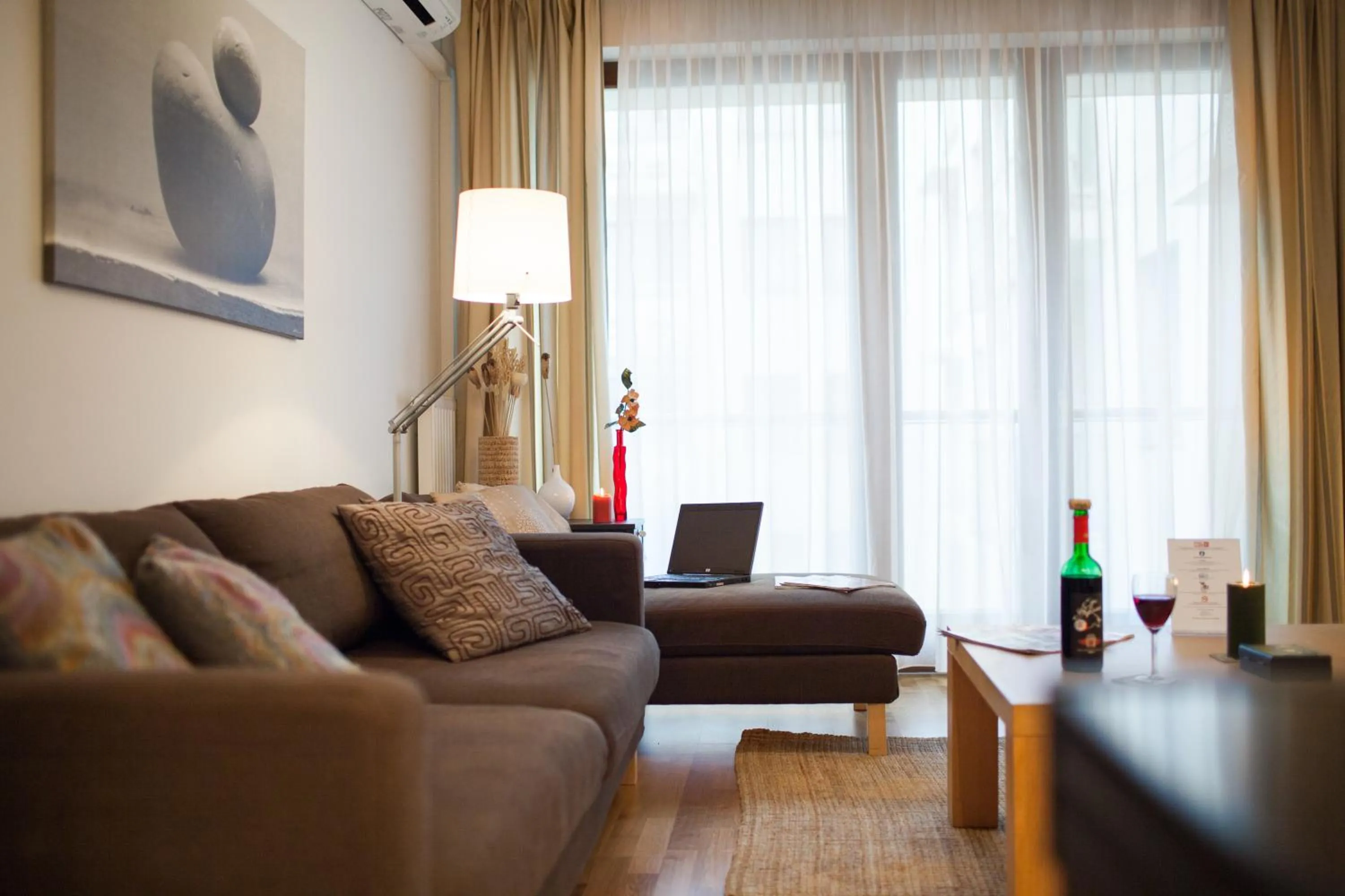 Photo of the whole room in Quality Point Apartments 0-24 reception