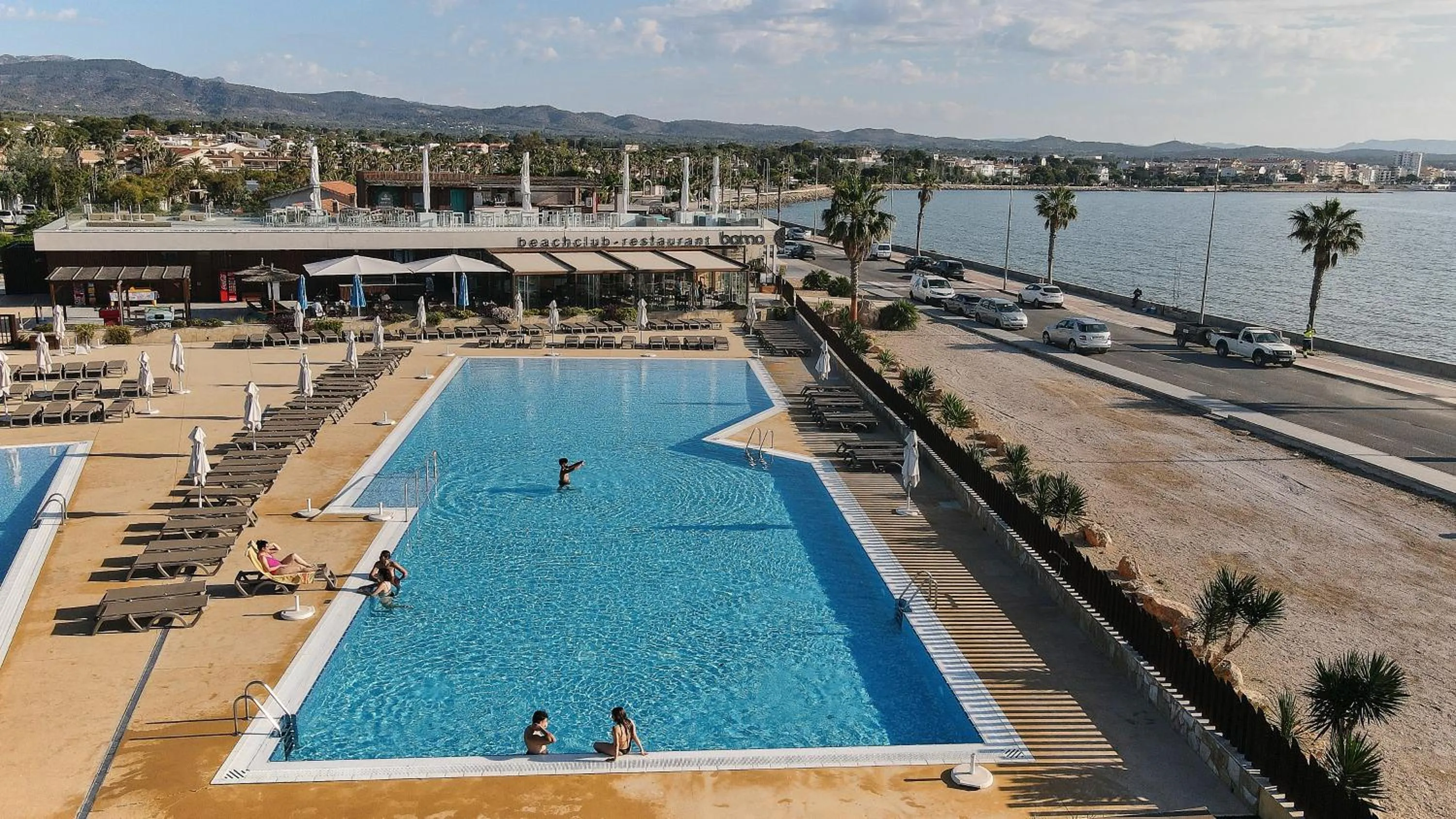 Swimming pool in TAIGA Delta de l'Ebre