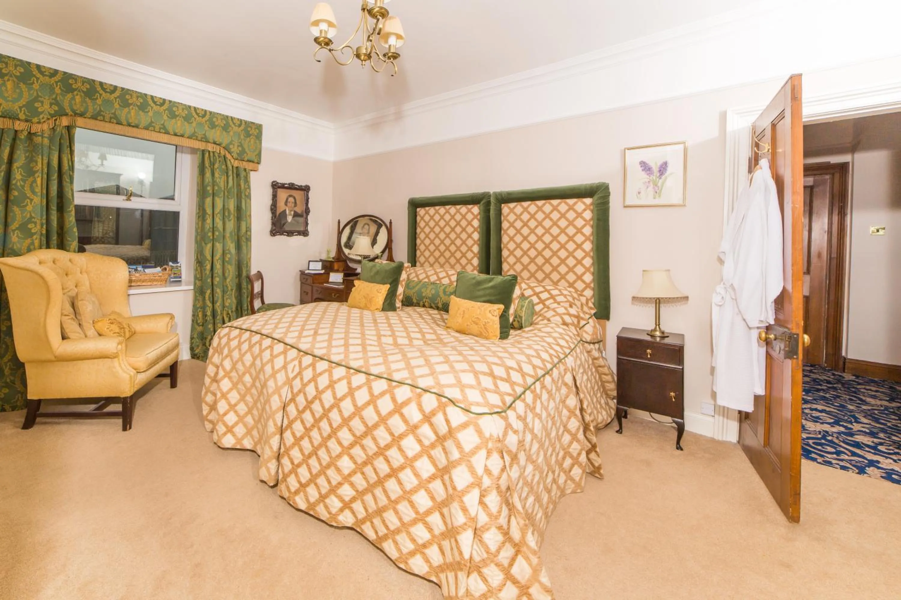 Photo of the whole room, Bed in Riding Farm