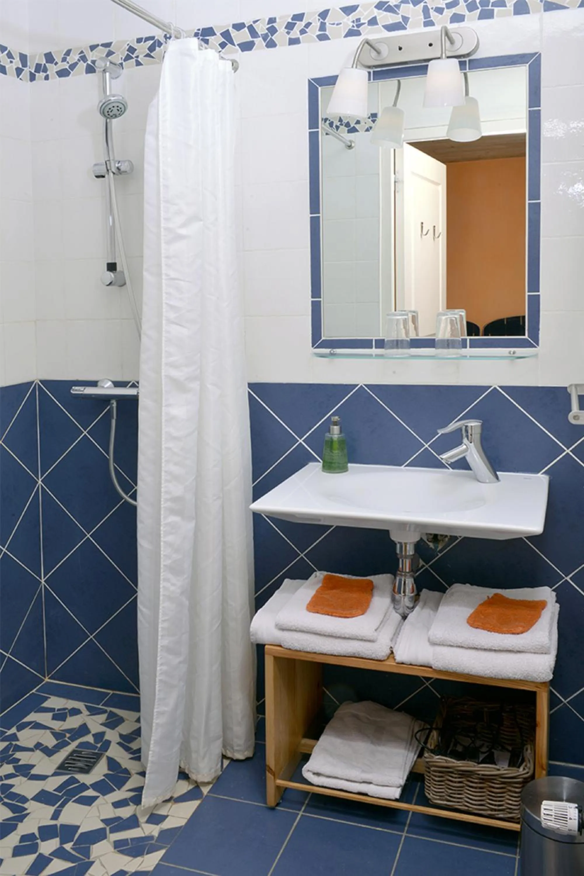 Bathroom in Lac De Malaguet