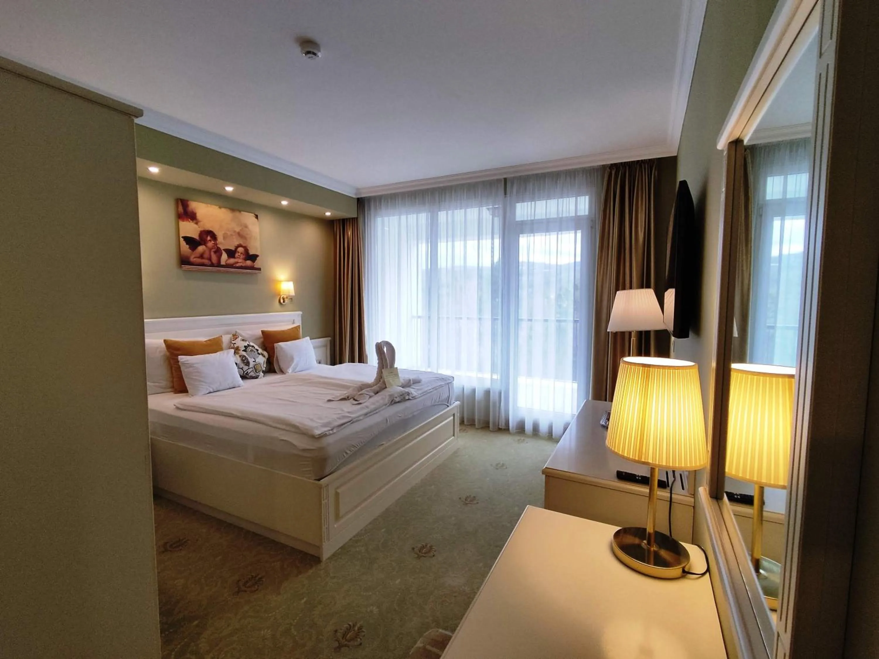 Queen Room with Balcony - single occupancy in Calimbra Wellness Hotel Superior