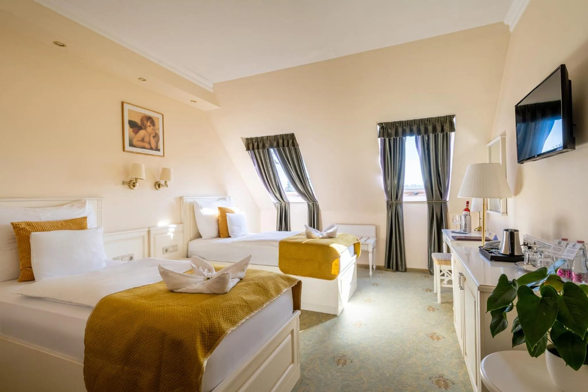 Photo of the whole room, Bed in Calimbra Wellness Hotel Superior