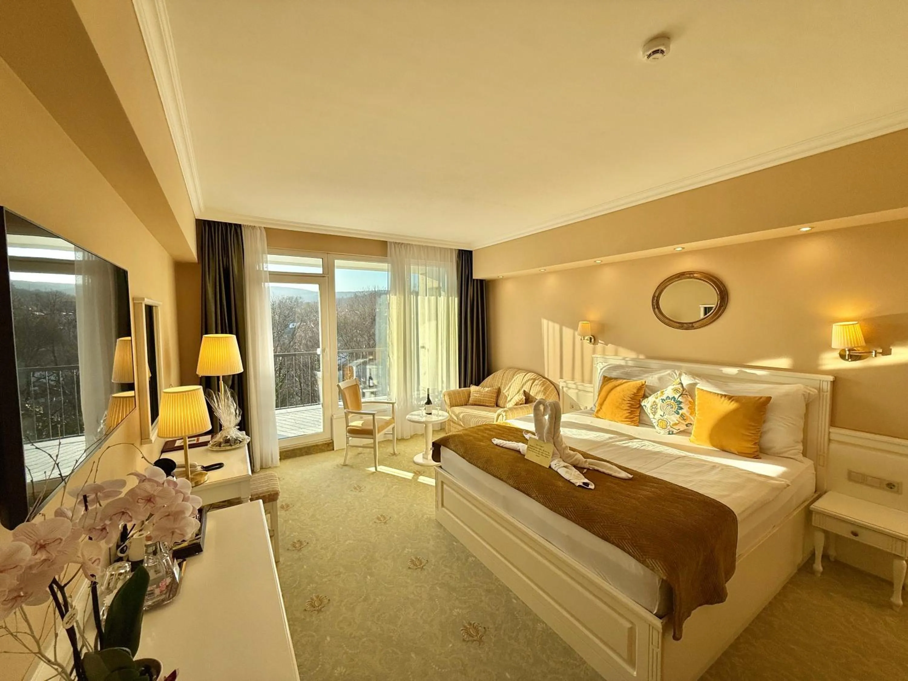 Photo of the whole room, Bed in Calimbra Wellness Hotel Superior