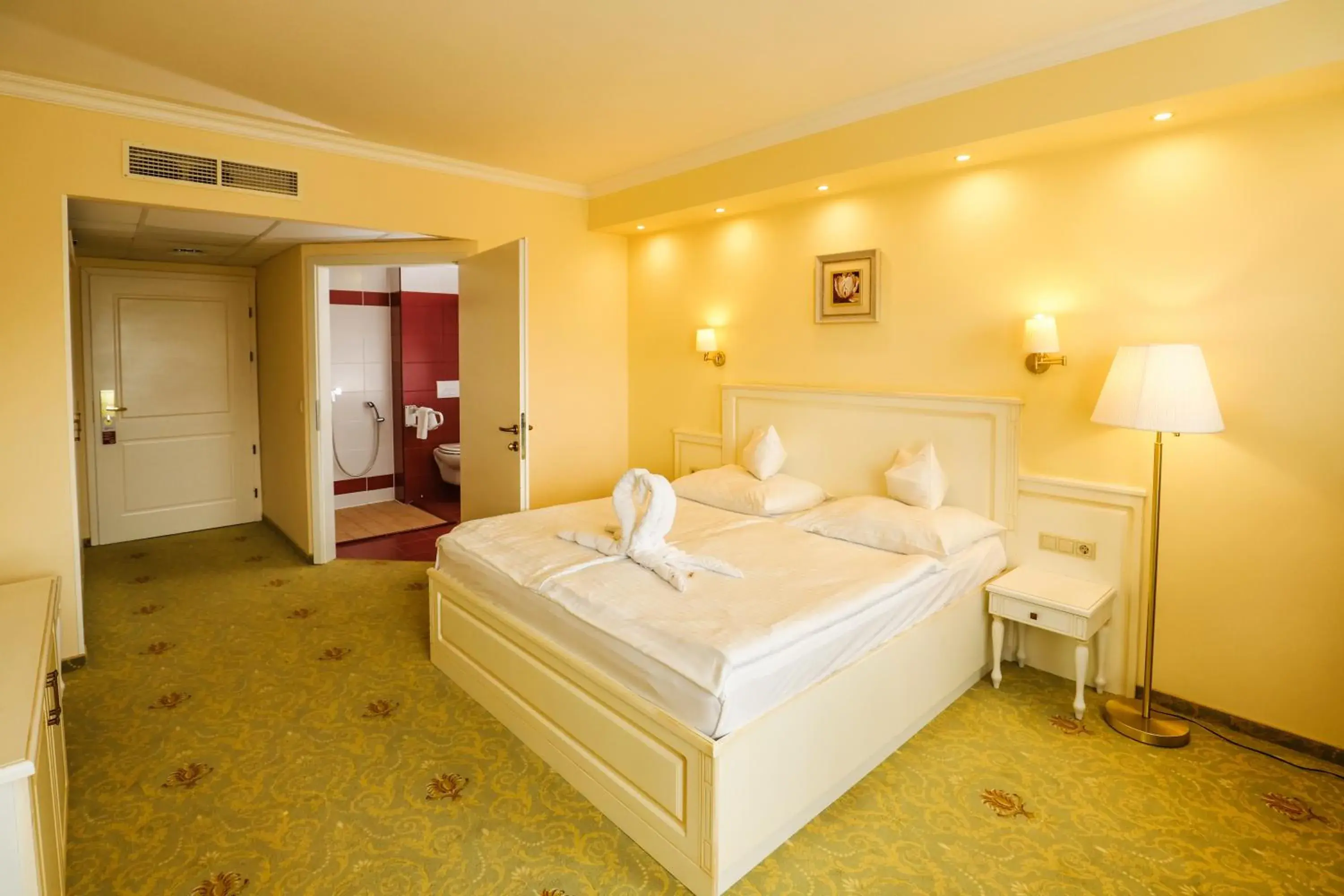 Queen Room - single occupancy - Disability Access in Calimbra Wellness Hotel Superior Queen Room - single occupancy - Disability Access in Calimbra Wellness Hotel Superior