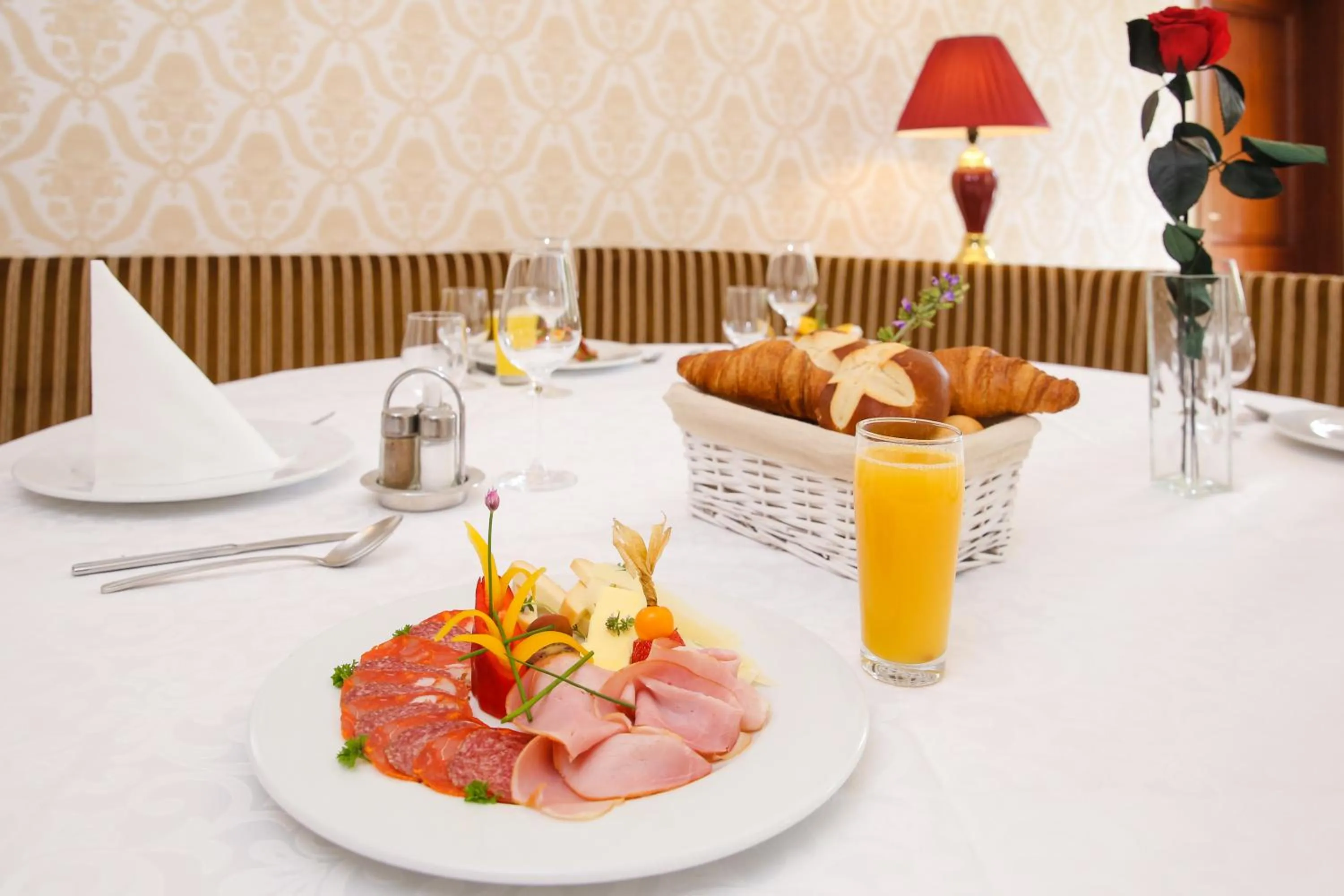 Restaurant/places to eat in Calimbra Wellness Hotel Superior