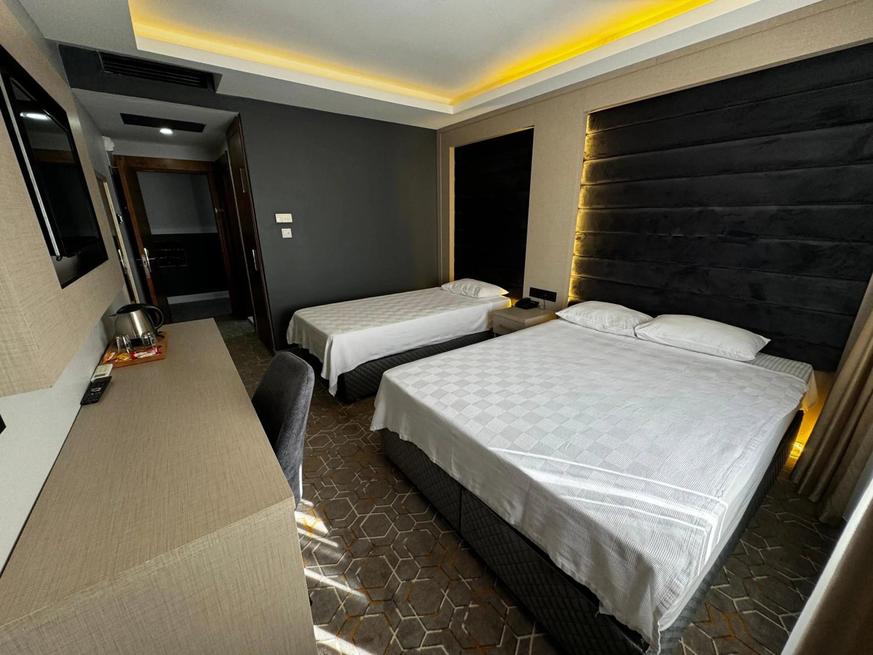 Photo of the whole room, Bed in Miroglu Hotel