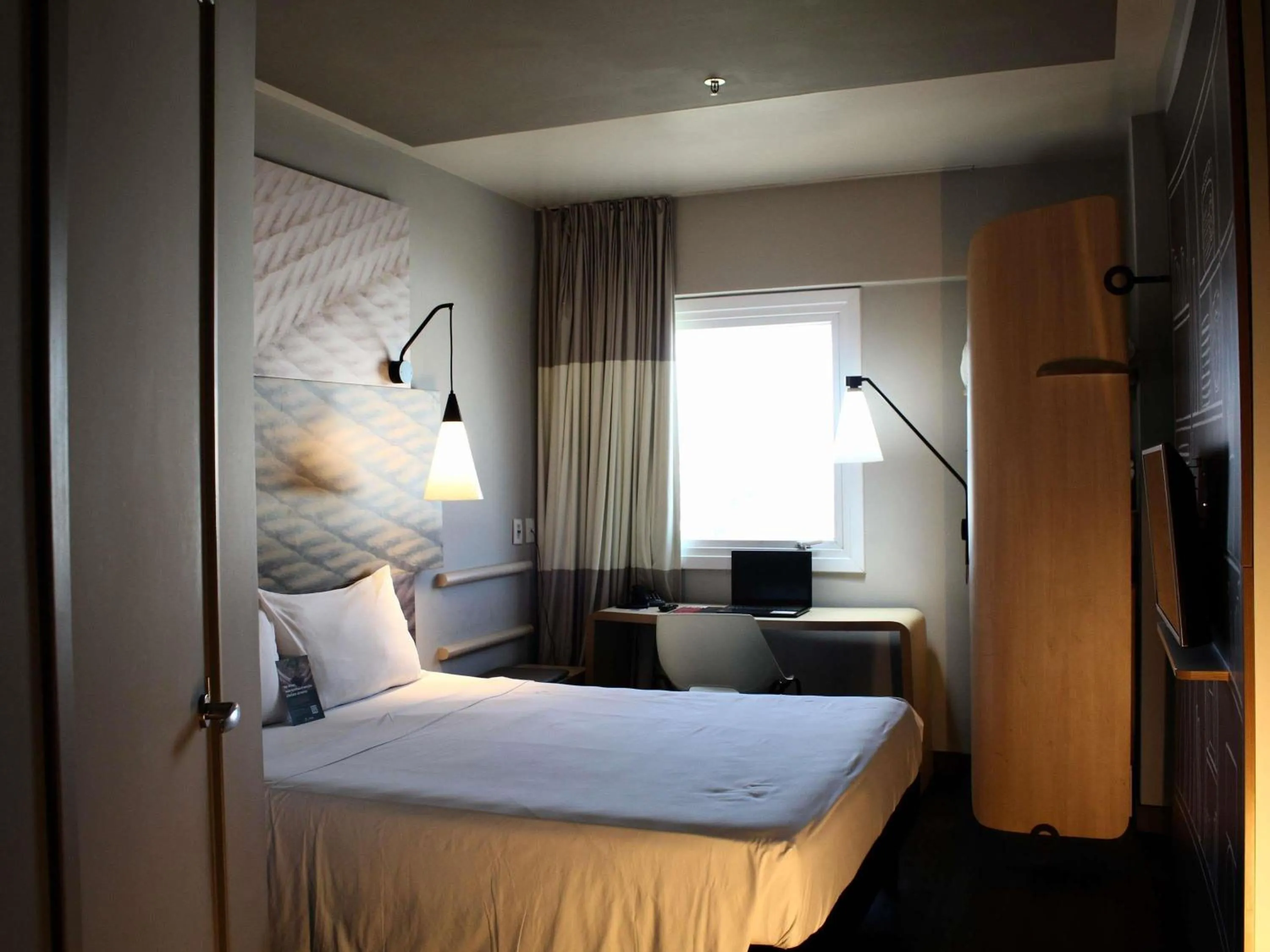 Bedroom, Bed in ibis Natal