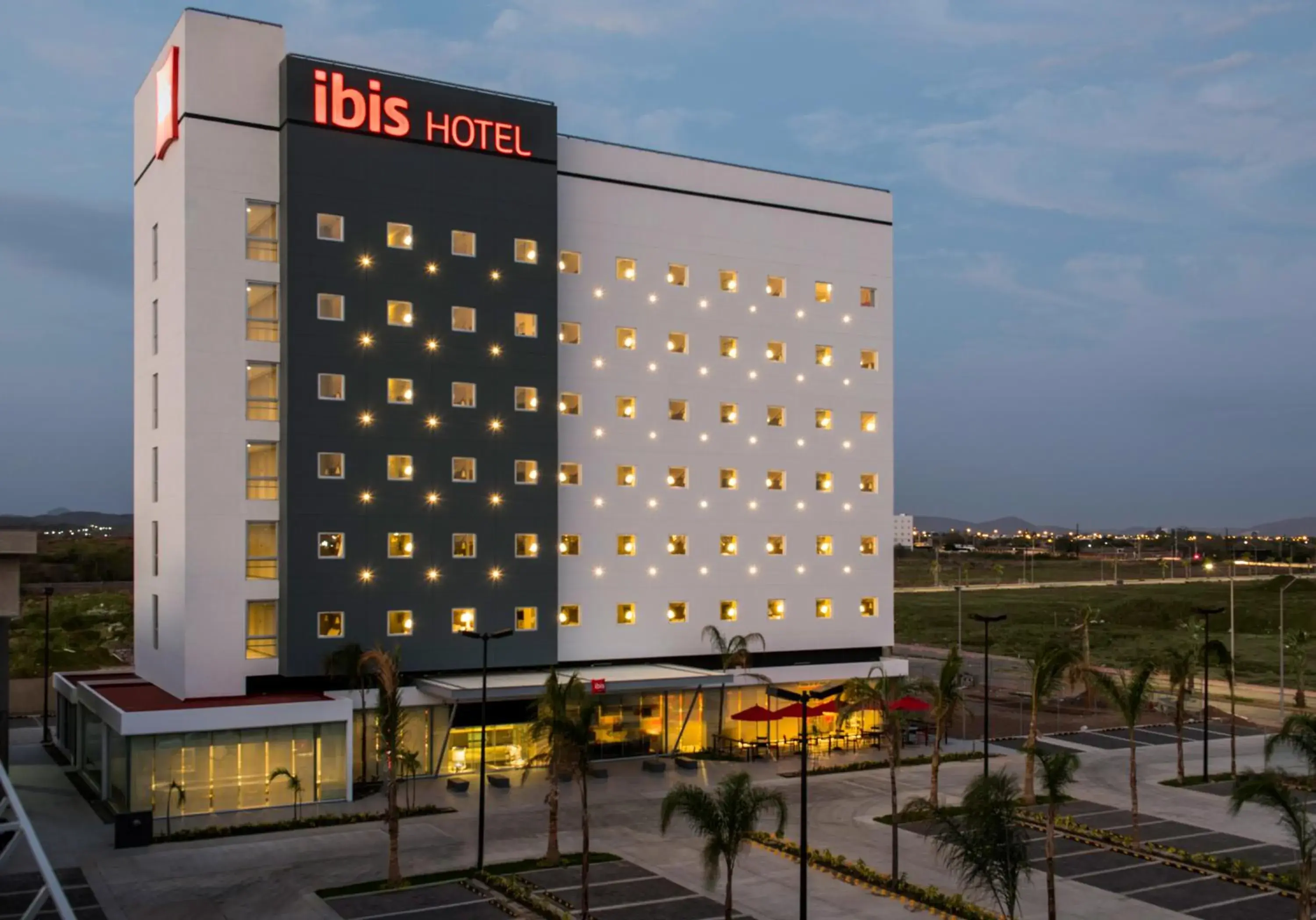 Property building in Ibis Mazatlan Marina Property building in Ibis Mazatlan Marina