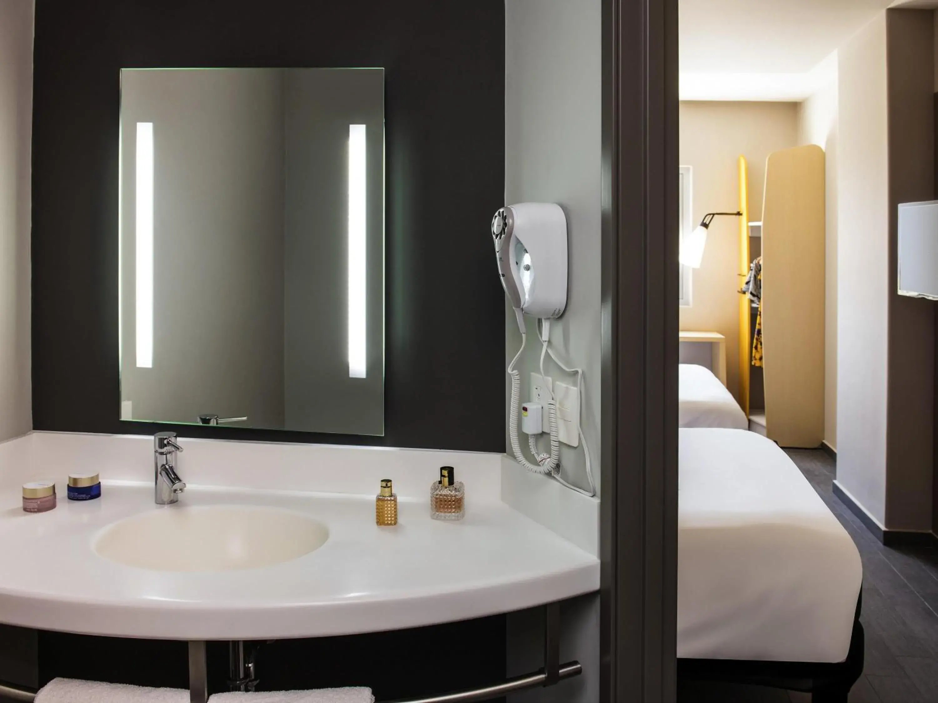 Bedroom, Bed in Ibis Mazatlan Marina Bedroom, Bed in Ibis Mazatlan Marina