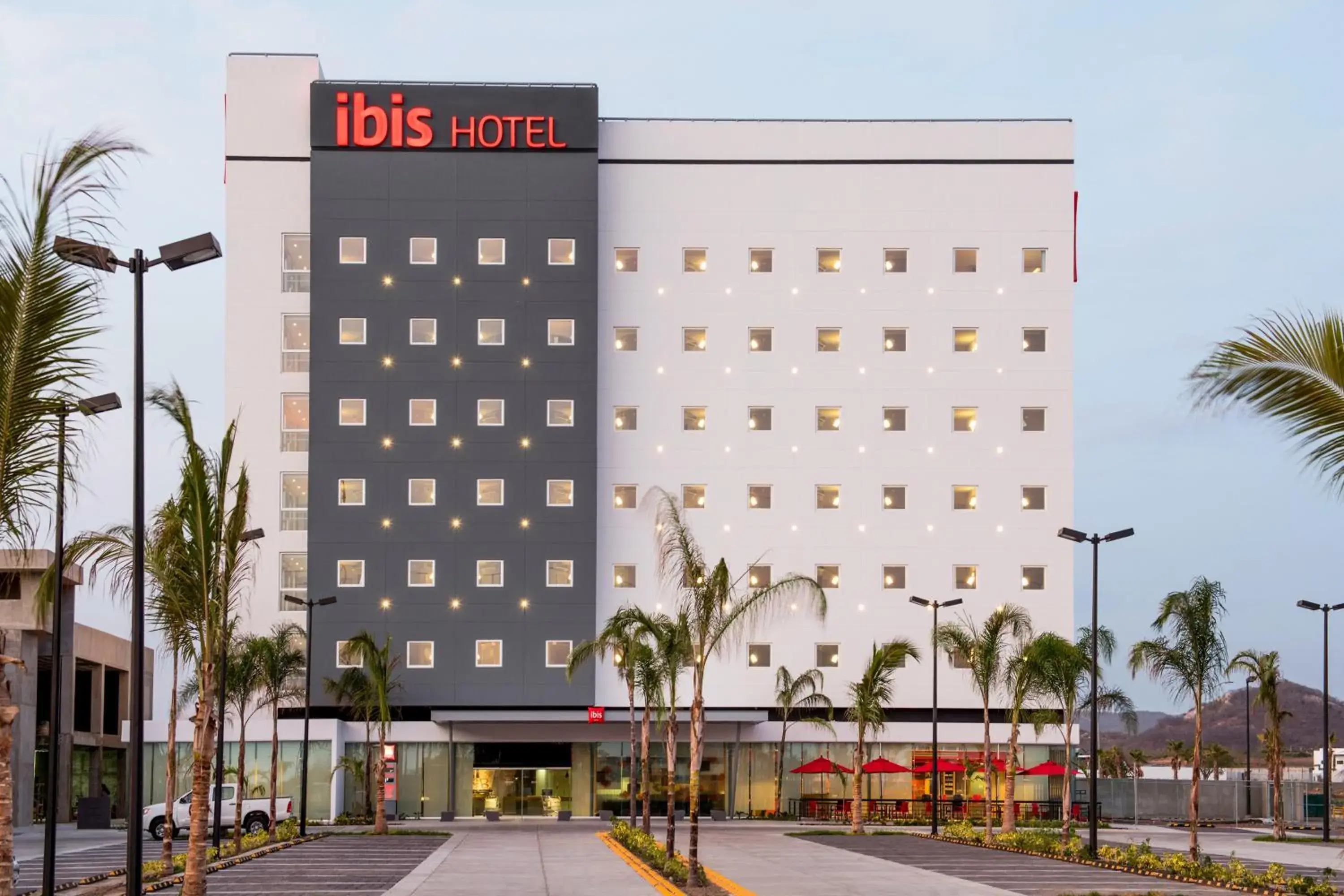 Property building in Ibis Mazatlan Marina Property building in Ibis Mazatlan Marina