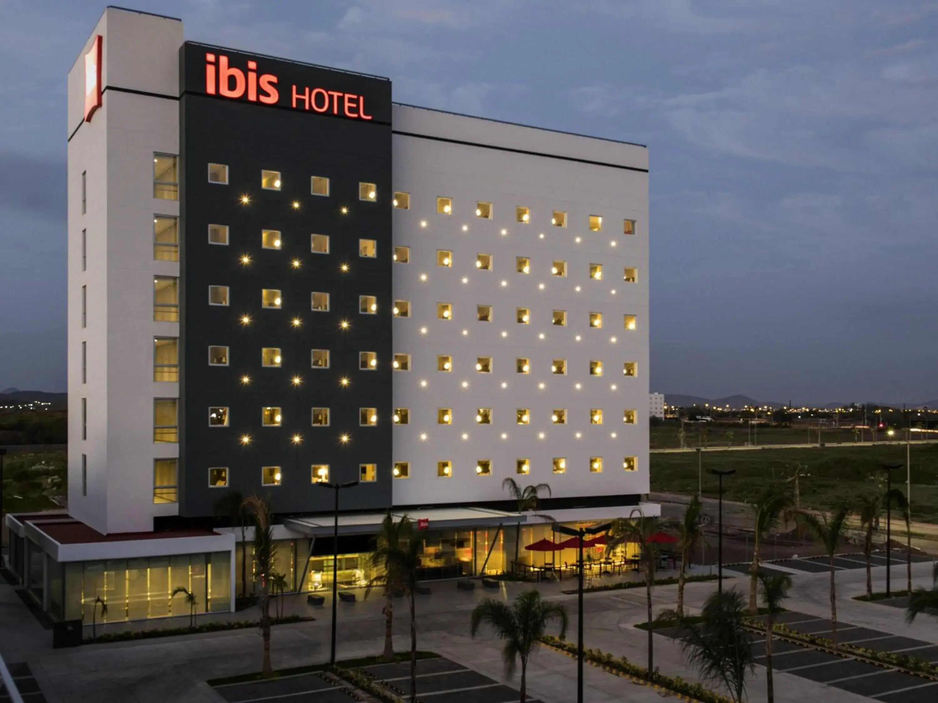 Property building in Ibis Mazatlan Marina Property building in Ibis Mazatlan Marina