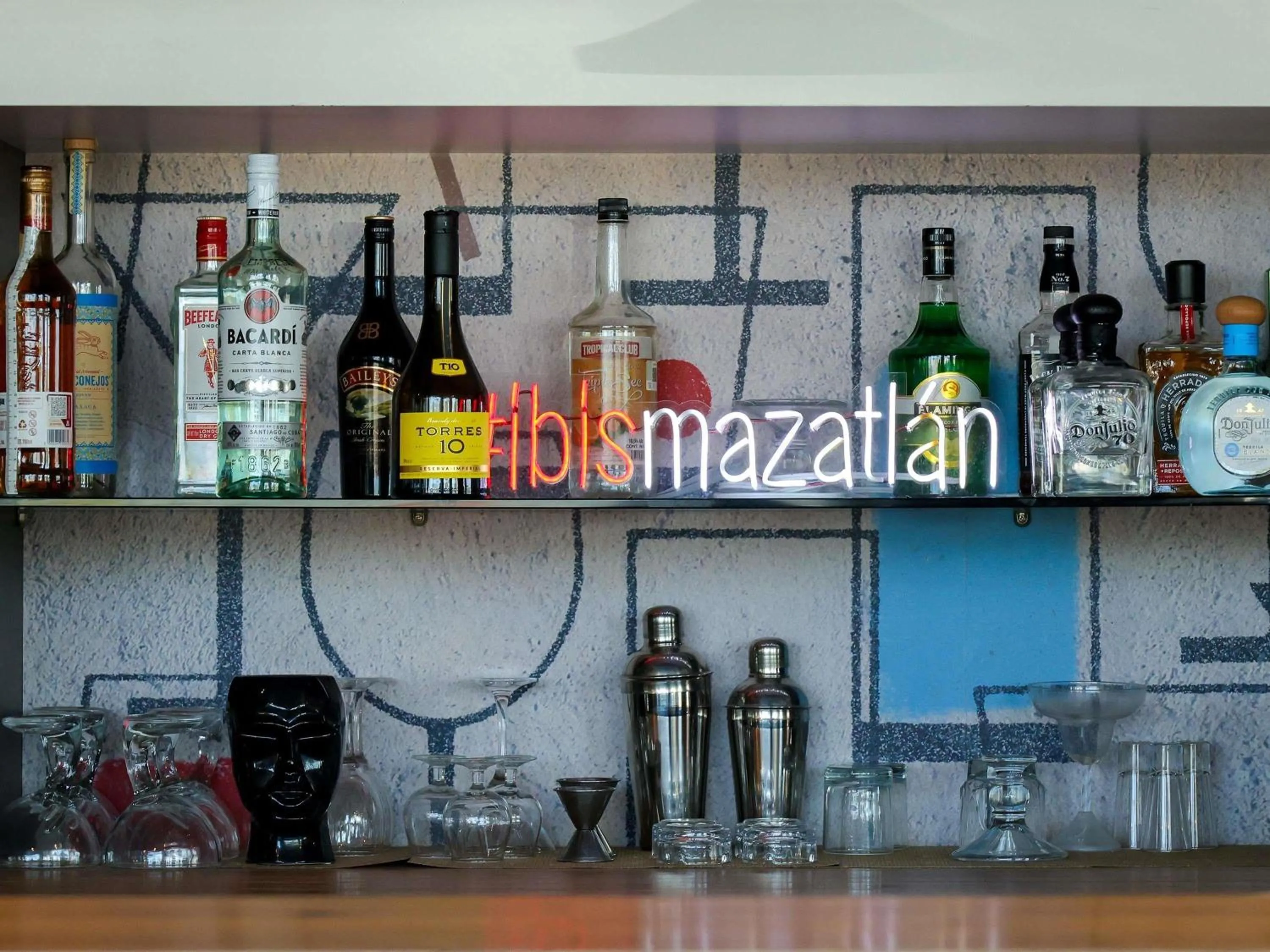 Lounge or bar in Ibis Mazatlan Marina