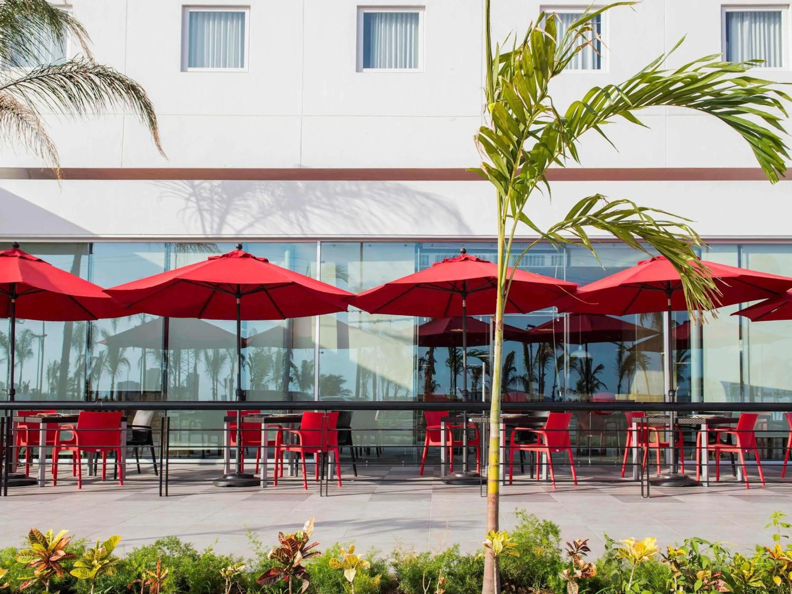 Restaurant/places to eat in Ibis Mazatlan Marina