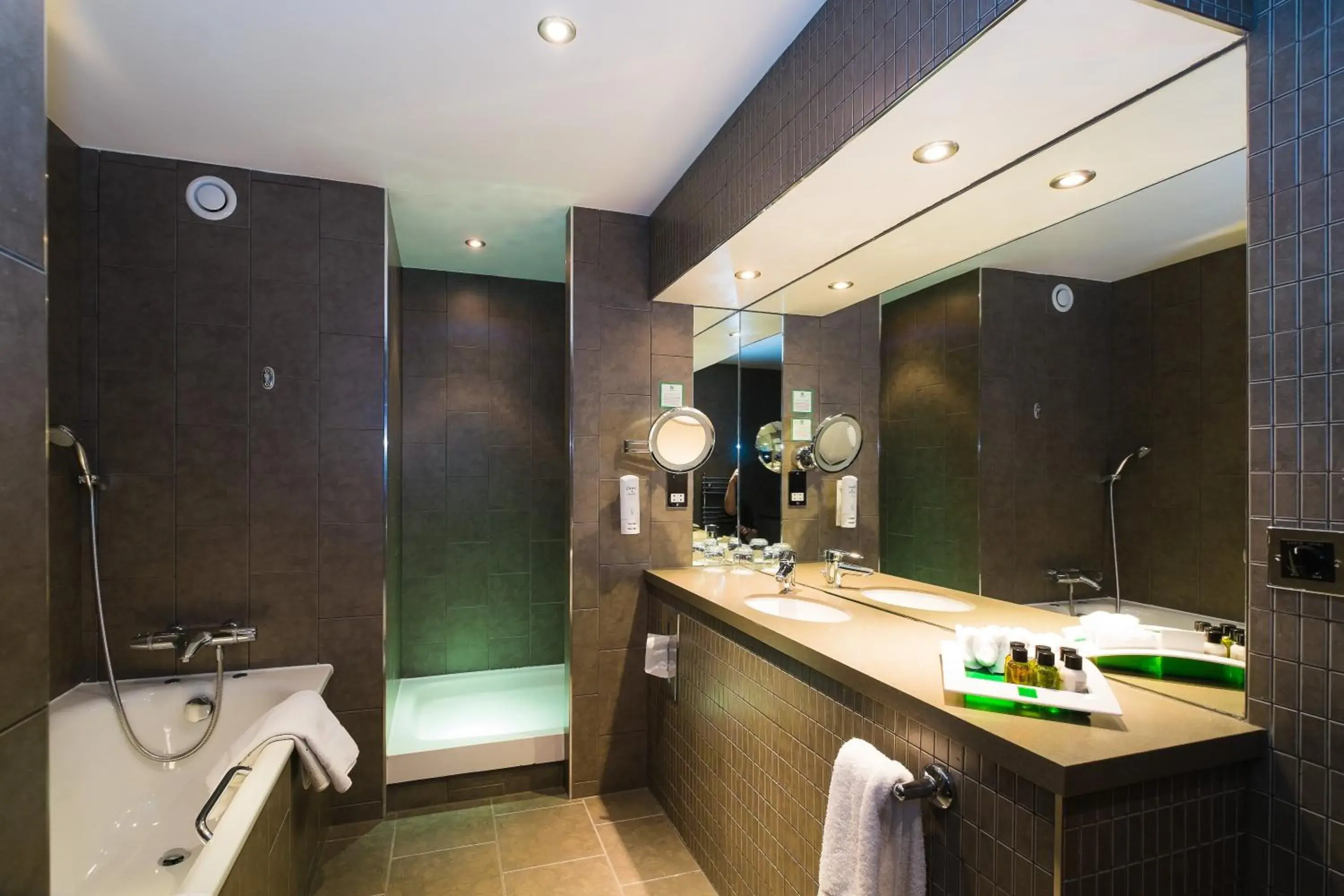 Bathroom in Holiday Inn Aberdeen West by IHG Bathroom in Holiday Inn Aberdeen West by IHG