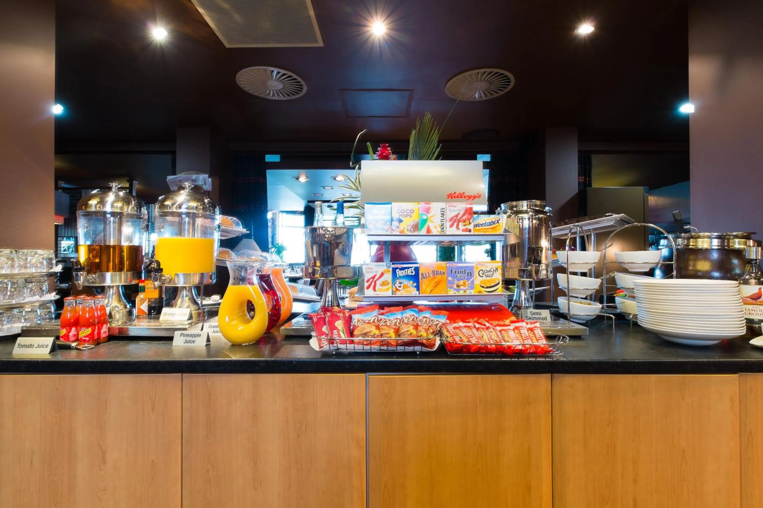 Breakfast in Holiday Inn Aberdeen West by IHG