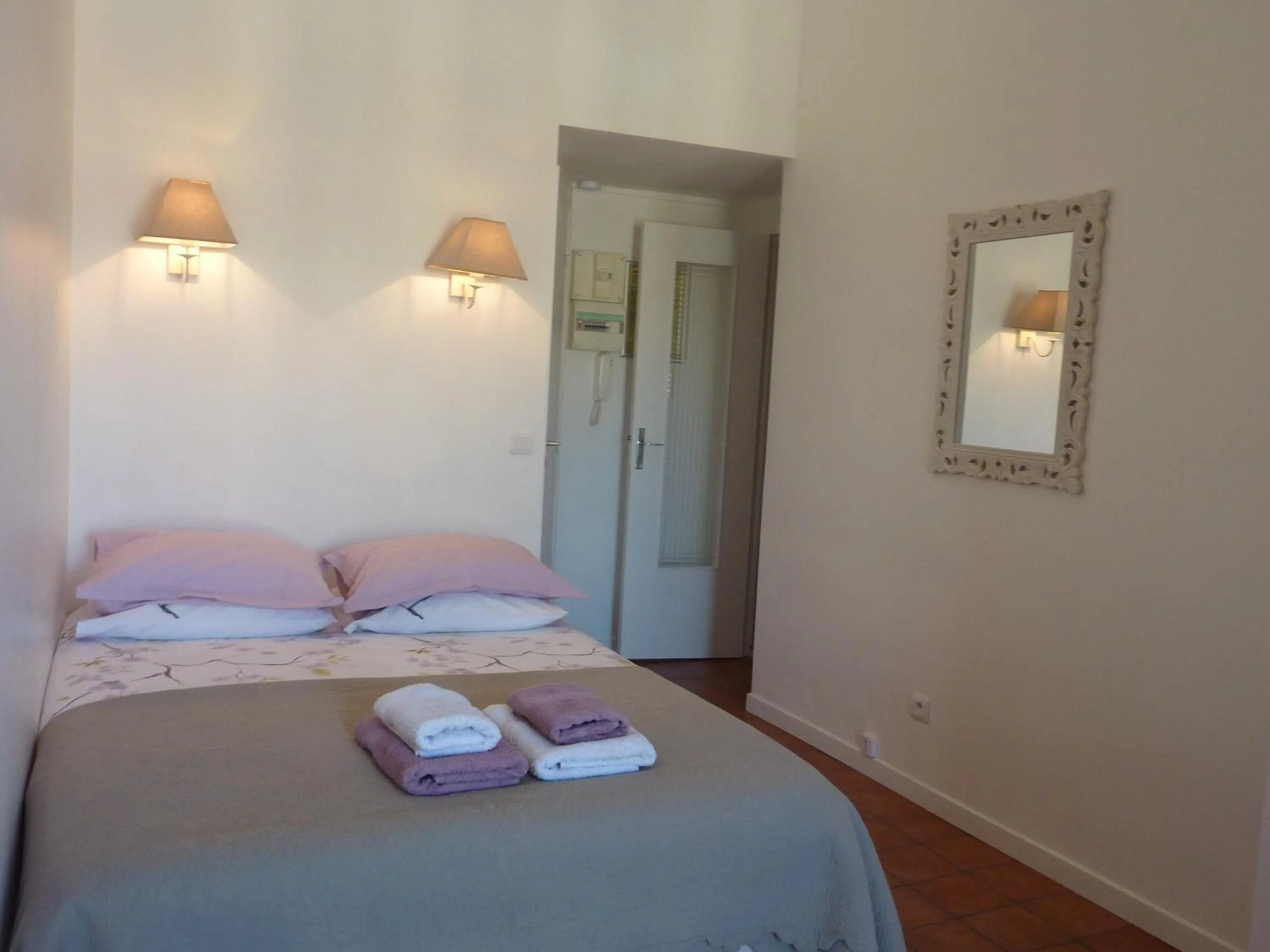 Bedroom, Bed in Studios Floreal