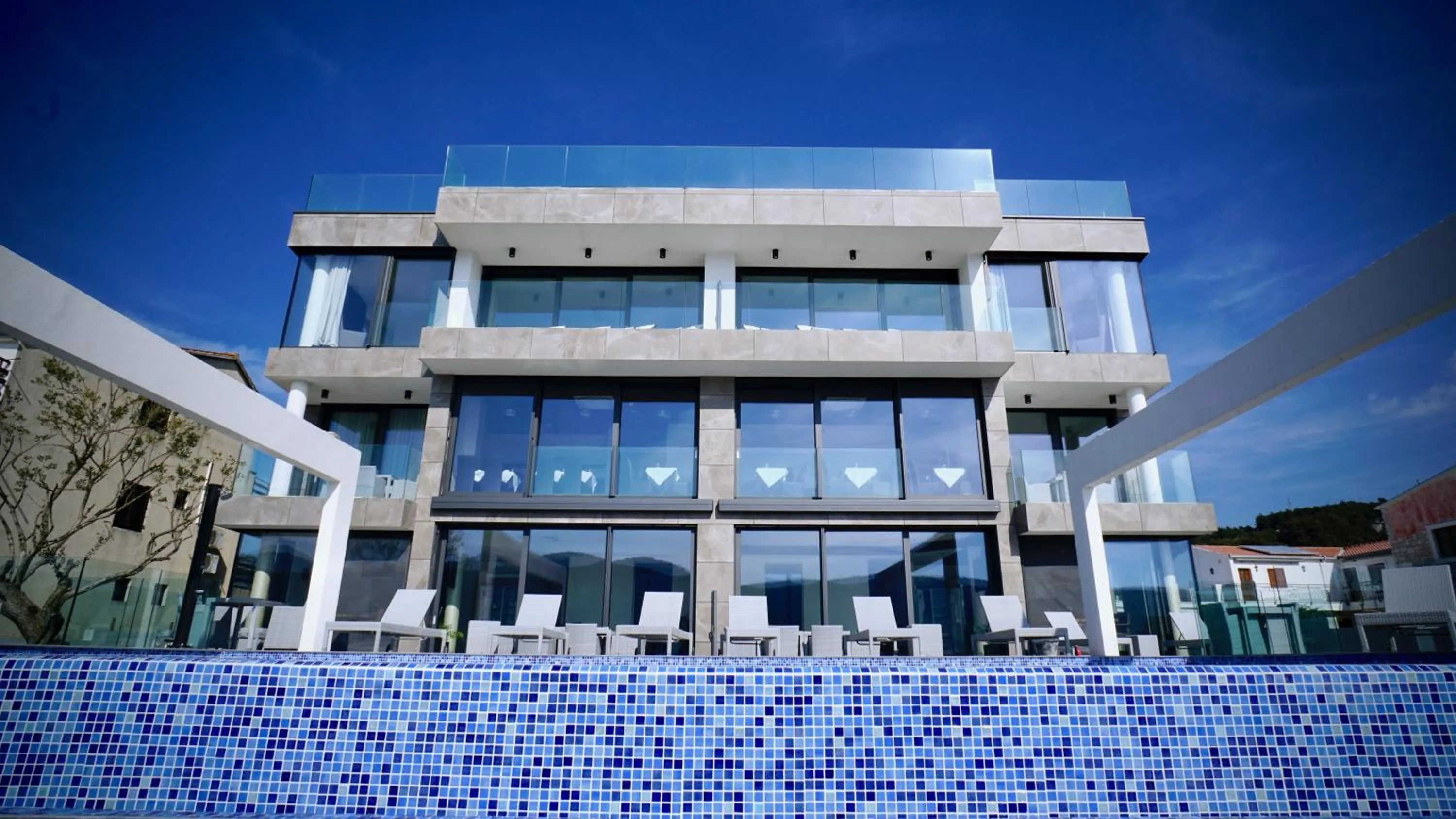 Facade/entrance in Sky Beach Aparthotel