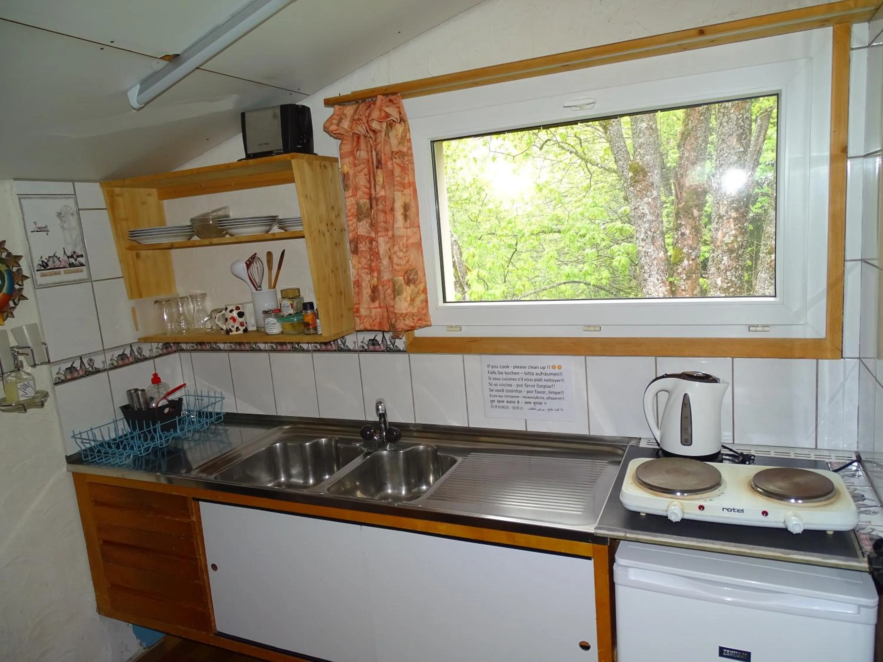 Kitchen or kitchenette in Free Spirit Lodge