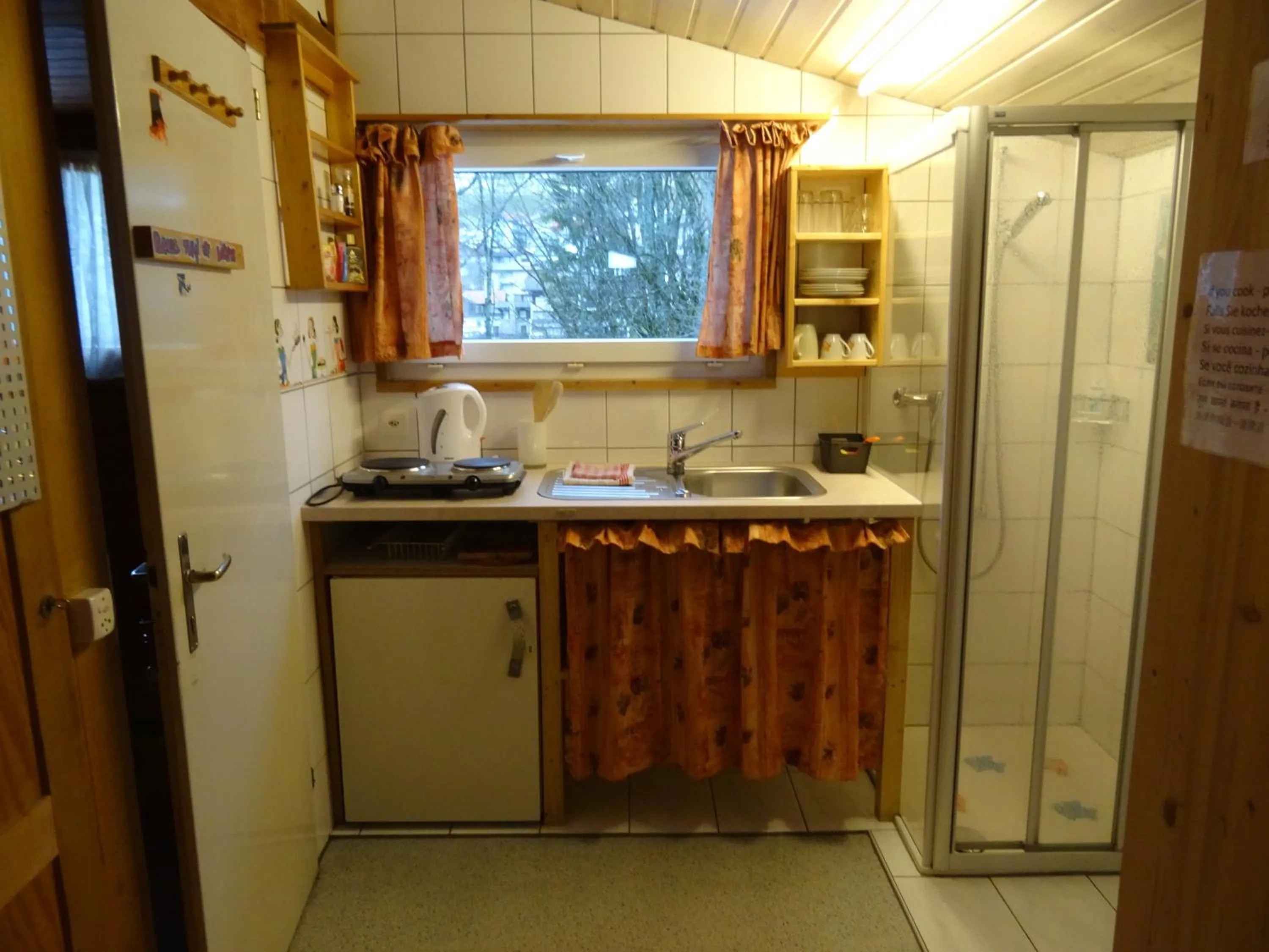 Kitchen or kitchenette in Free Spirit Lodge
