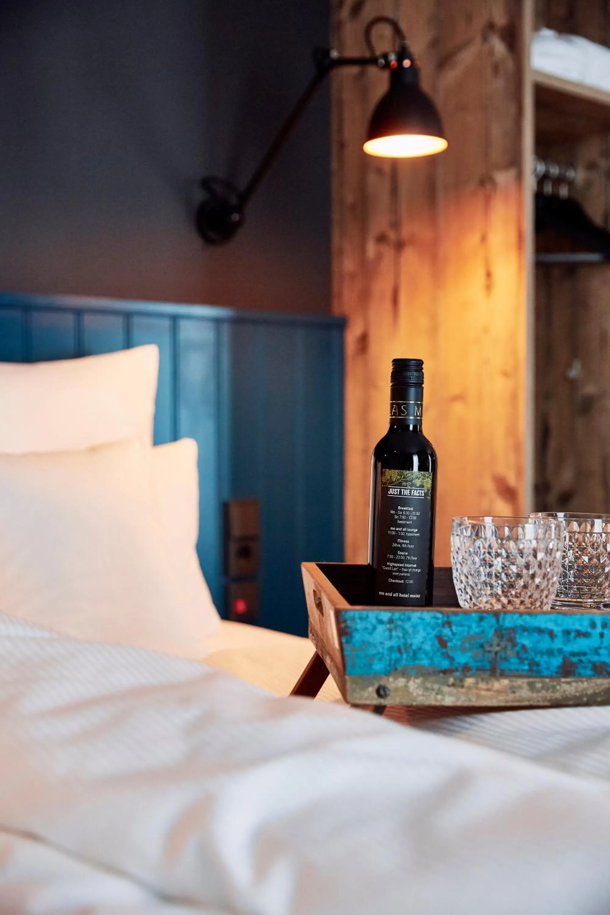 Bed in Me and All Hotel Mainz, by Hyatt