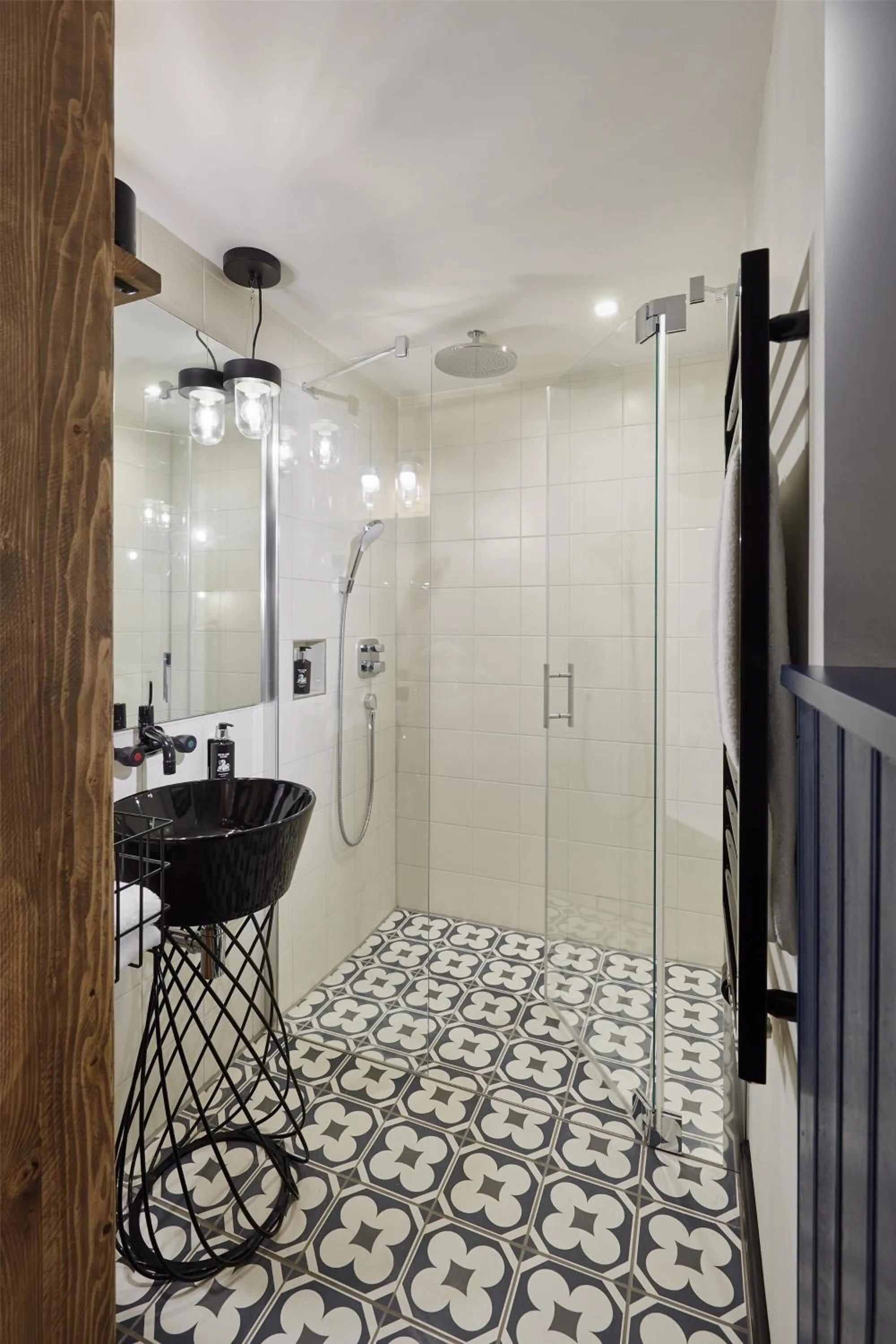 Bathroom in Me and All Hotel Mainz, by Hyatt