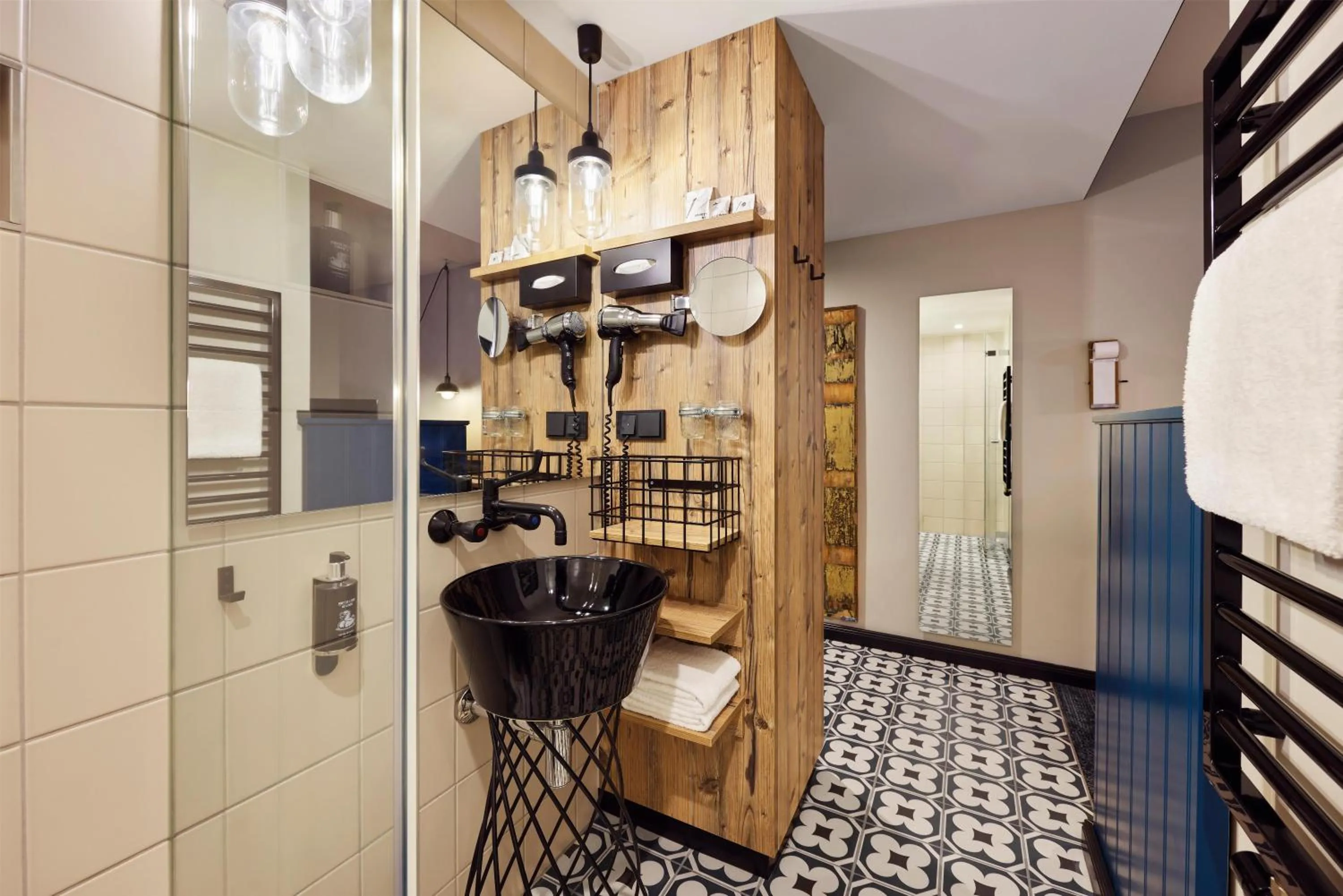 Bathroom in Me and All Hotel Mainz, by Hyatt