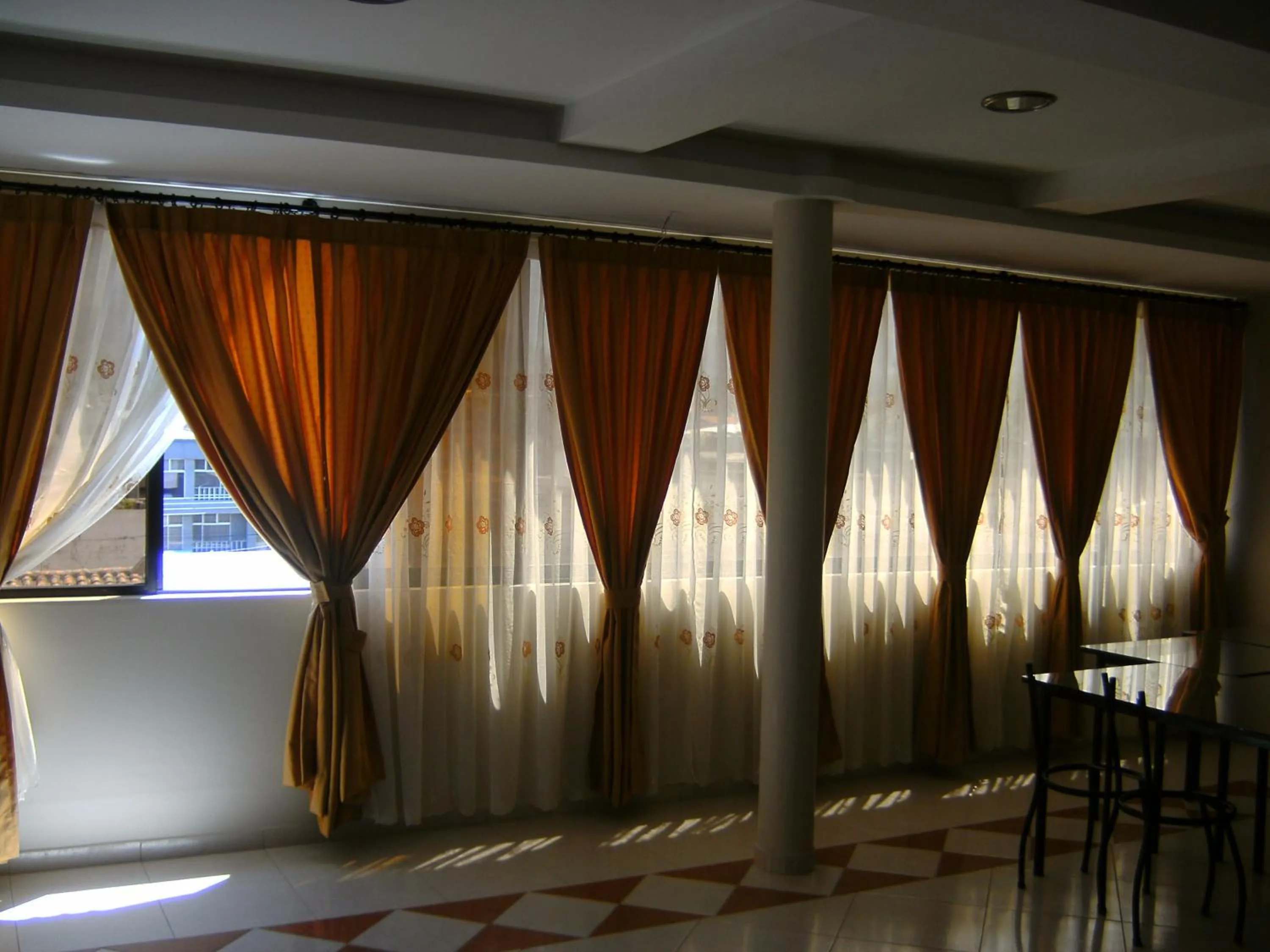 Restaurant/places to eat in Hostal Fevilamir