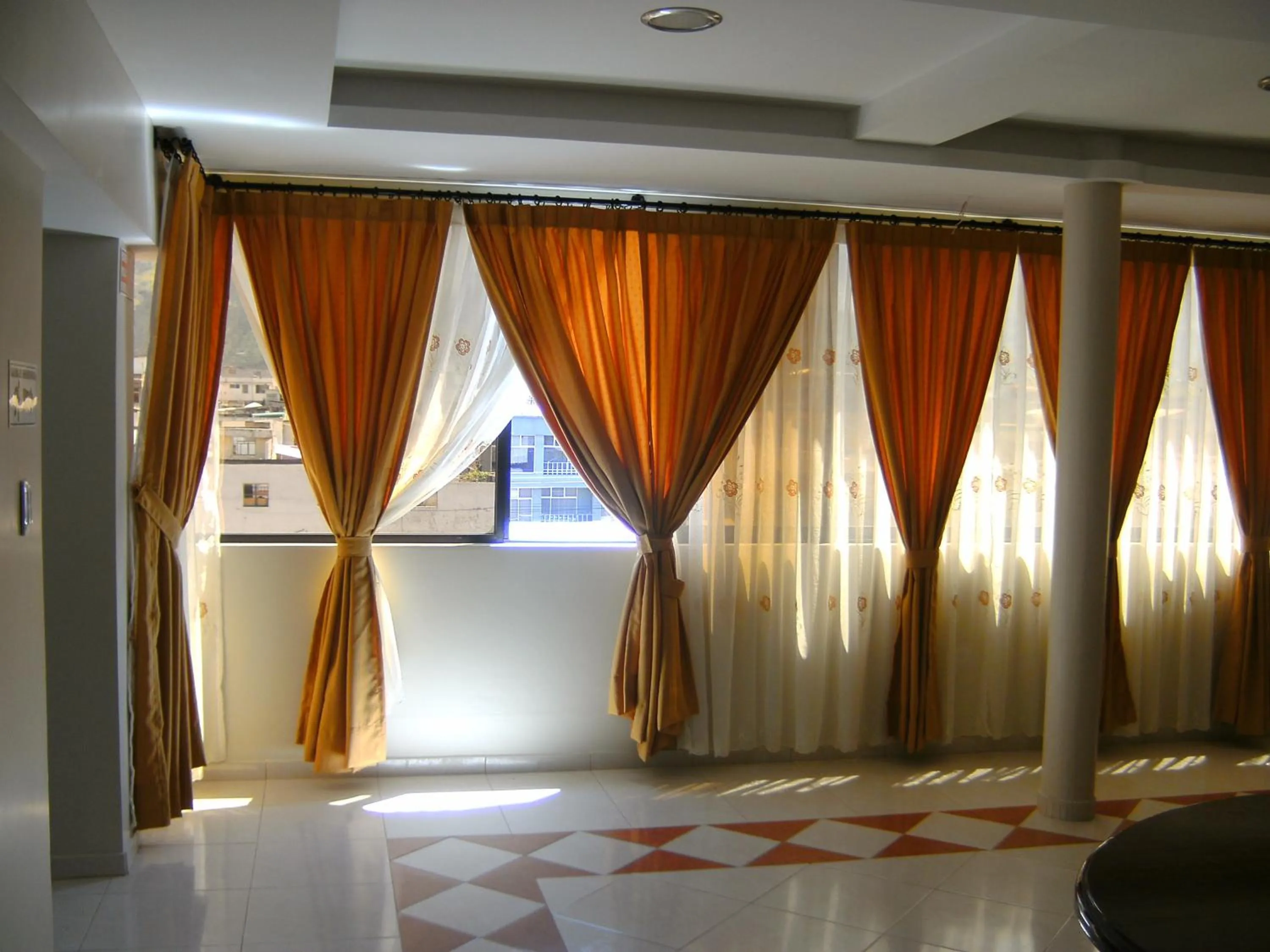 Restaurant/places to eat in Hostal Fevilamir