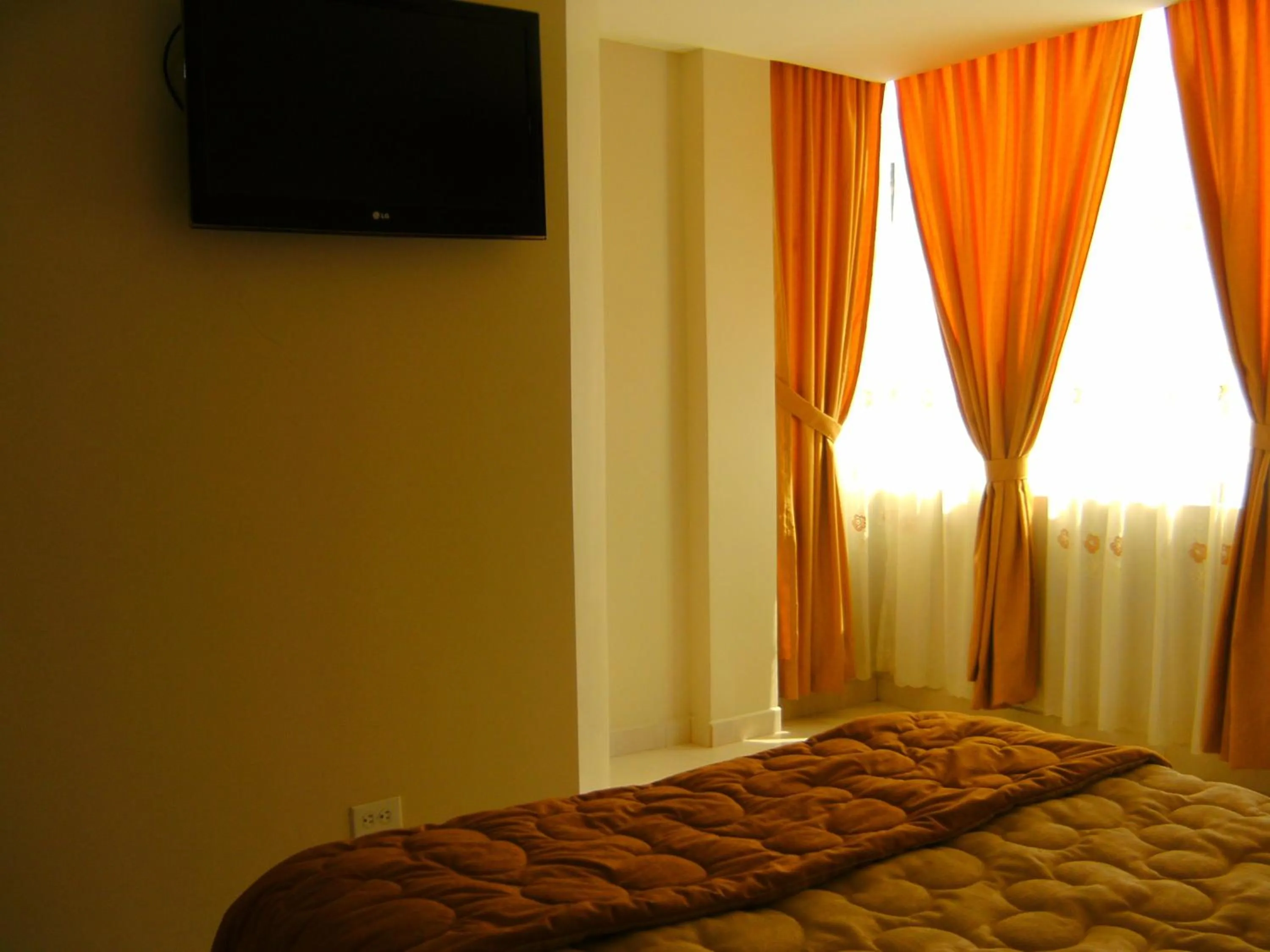TV and multimedia, Bed in Hostal Fevilamir