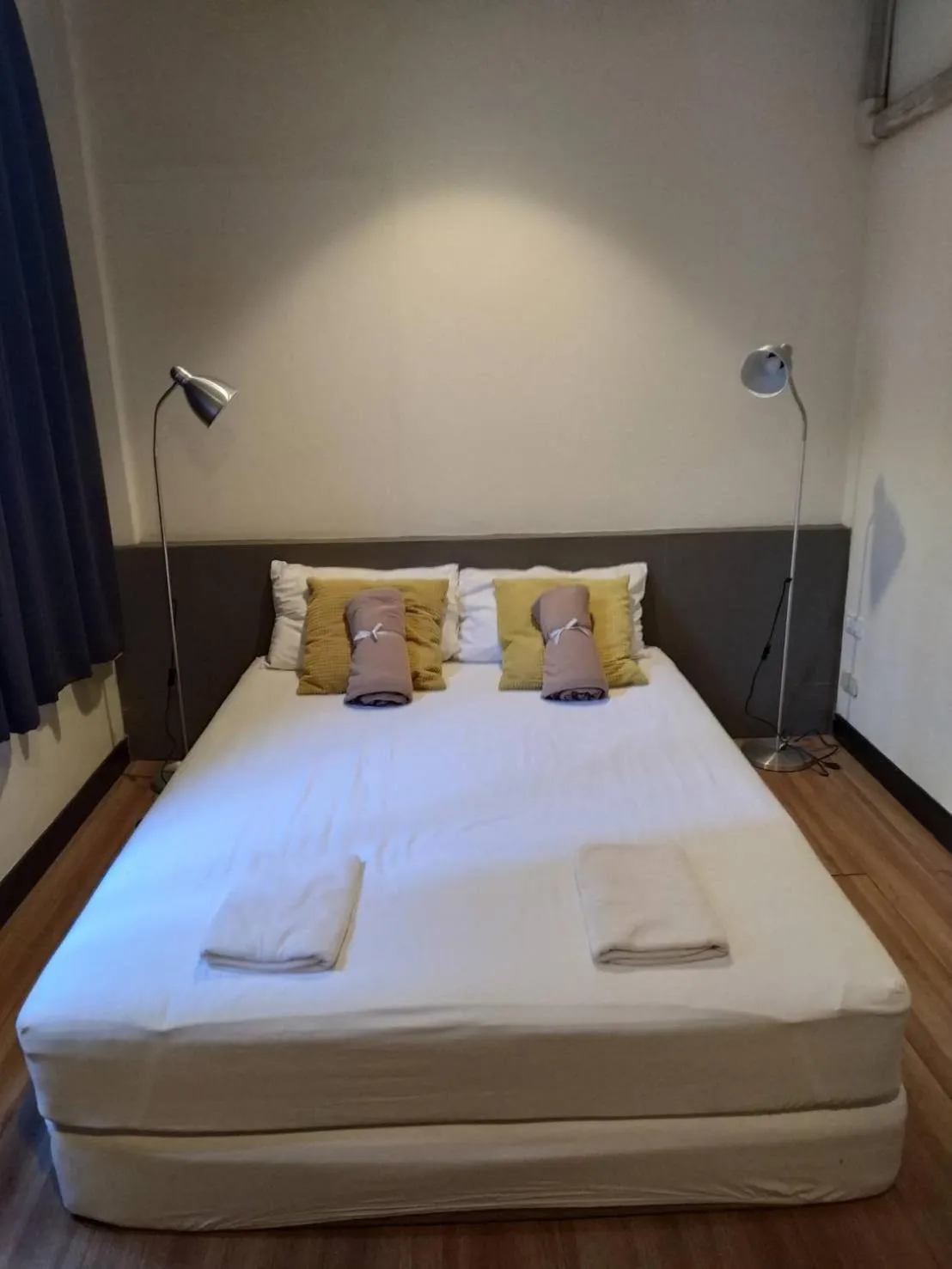 Bed in Yaksa Private