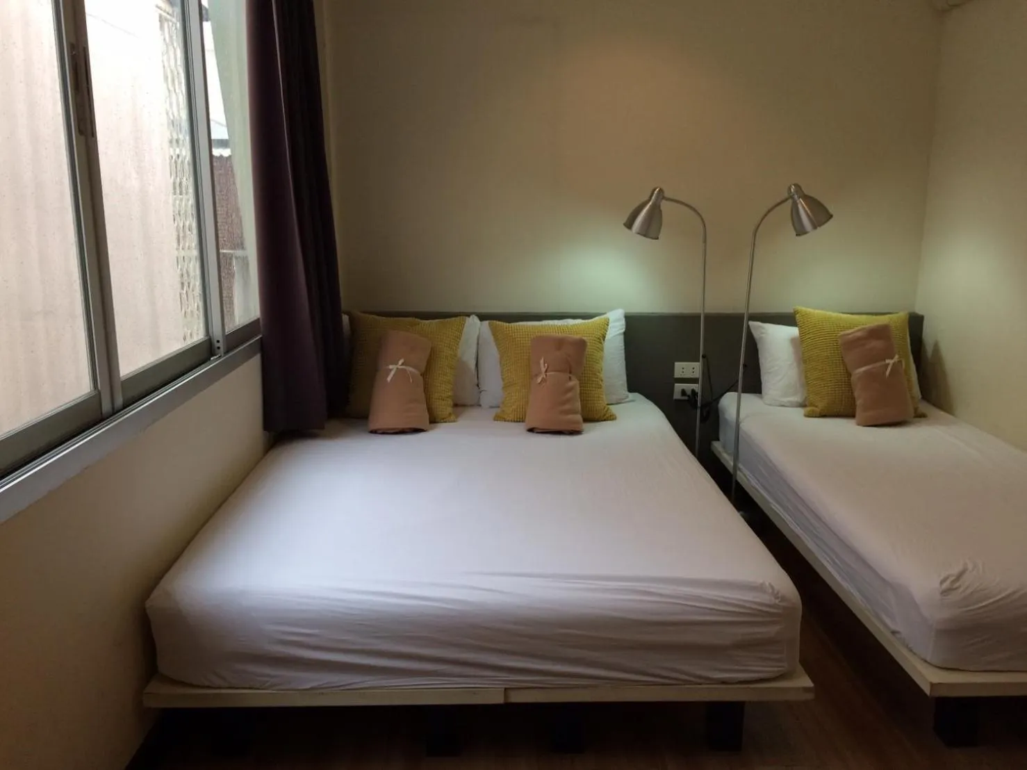 Bed in Yaksa Private