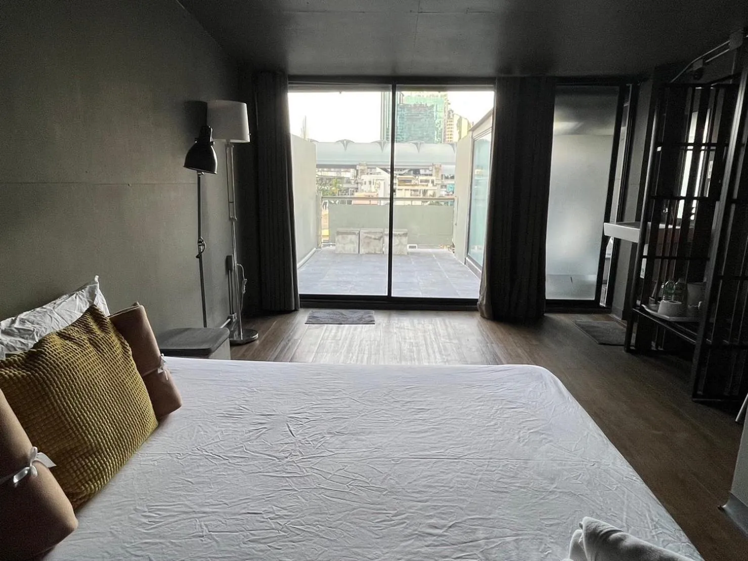 Bed in Yaksa Private