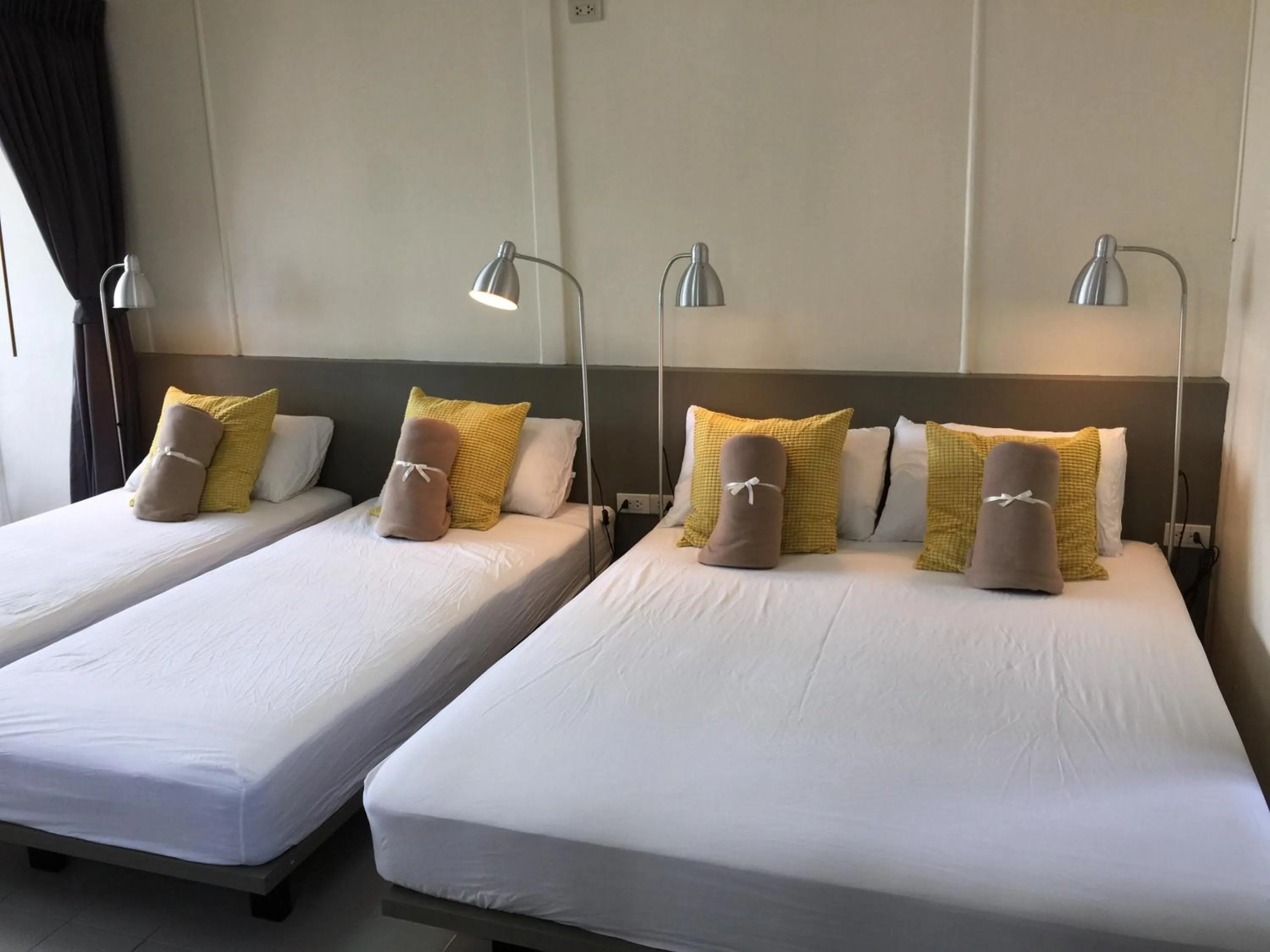 Bed in Yaksa Private