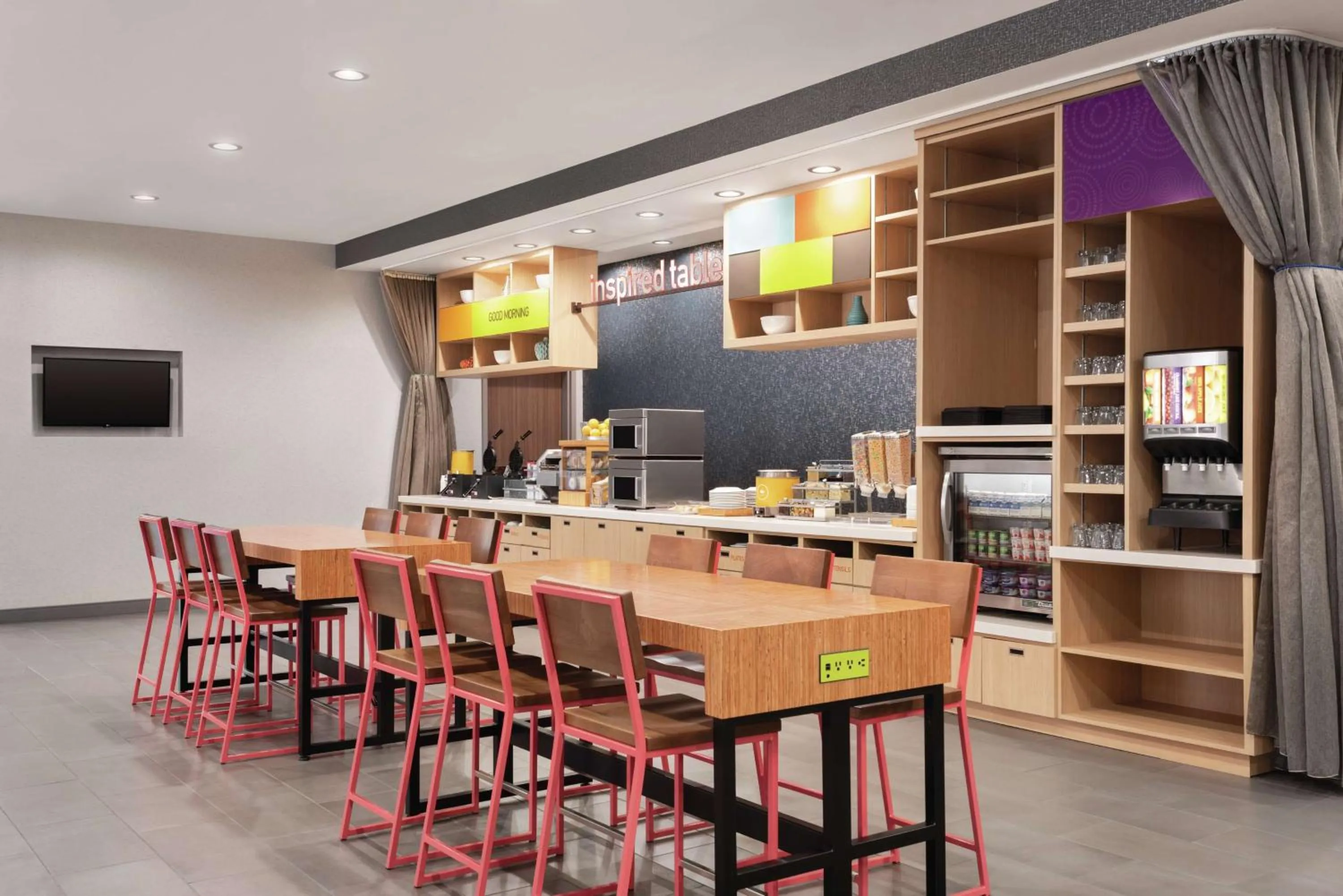 Dining area in Home2 Suites By Hilton Columbia Harbison