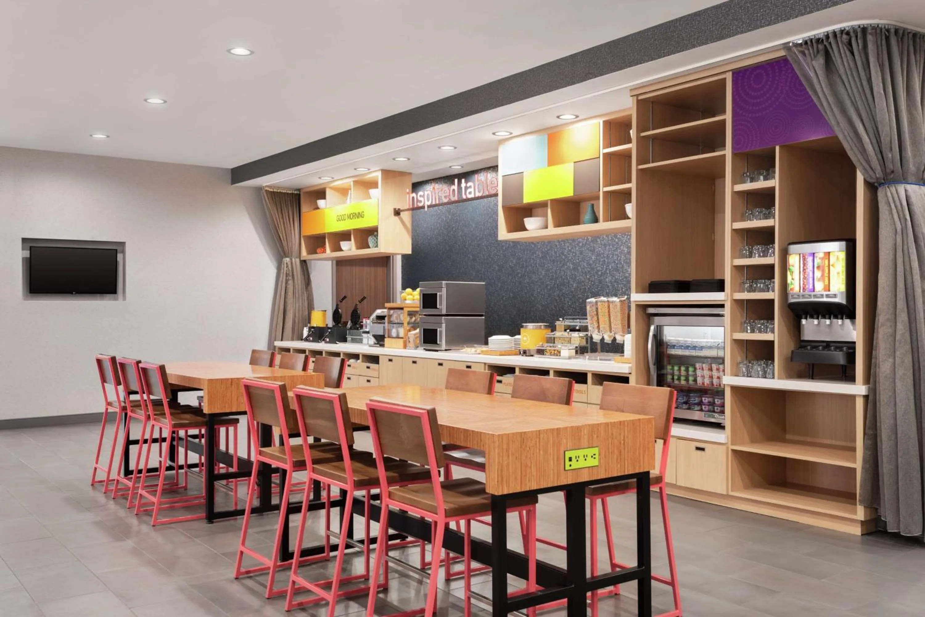 Dining area in Home2 Suites By Hilton Columbia Harbison