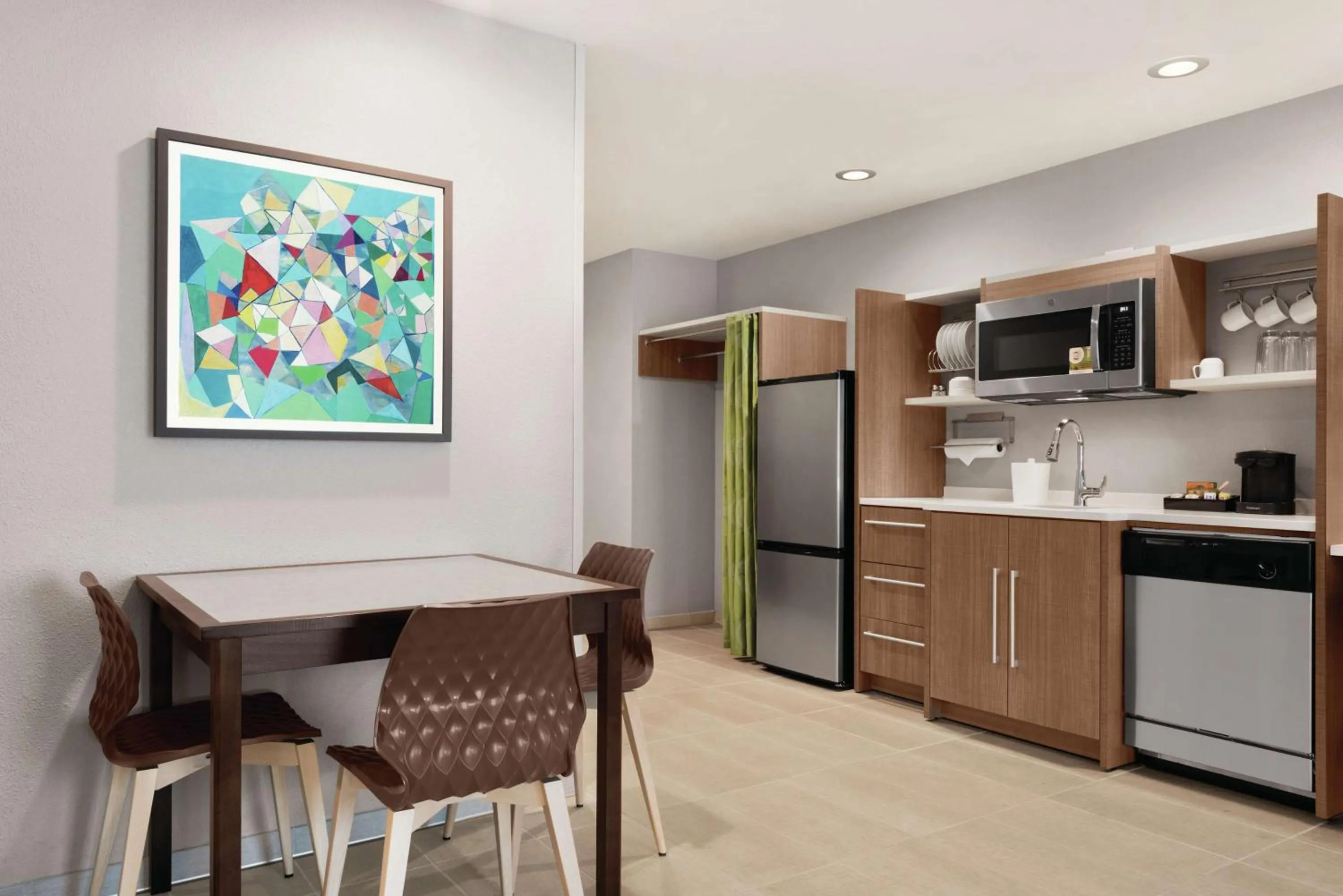Kitchen or kitchenette in Home2 Suites By Hilton Columbia Harbison