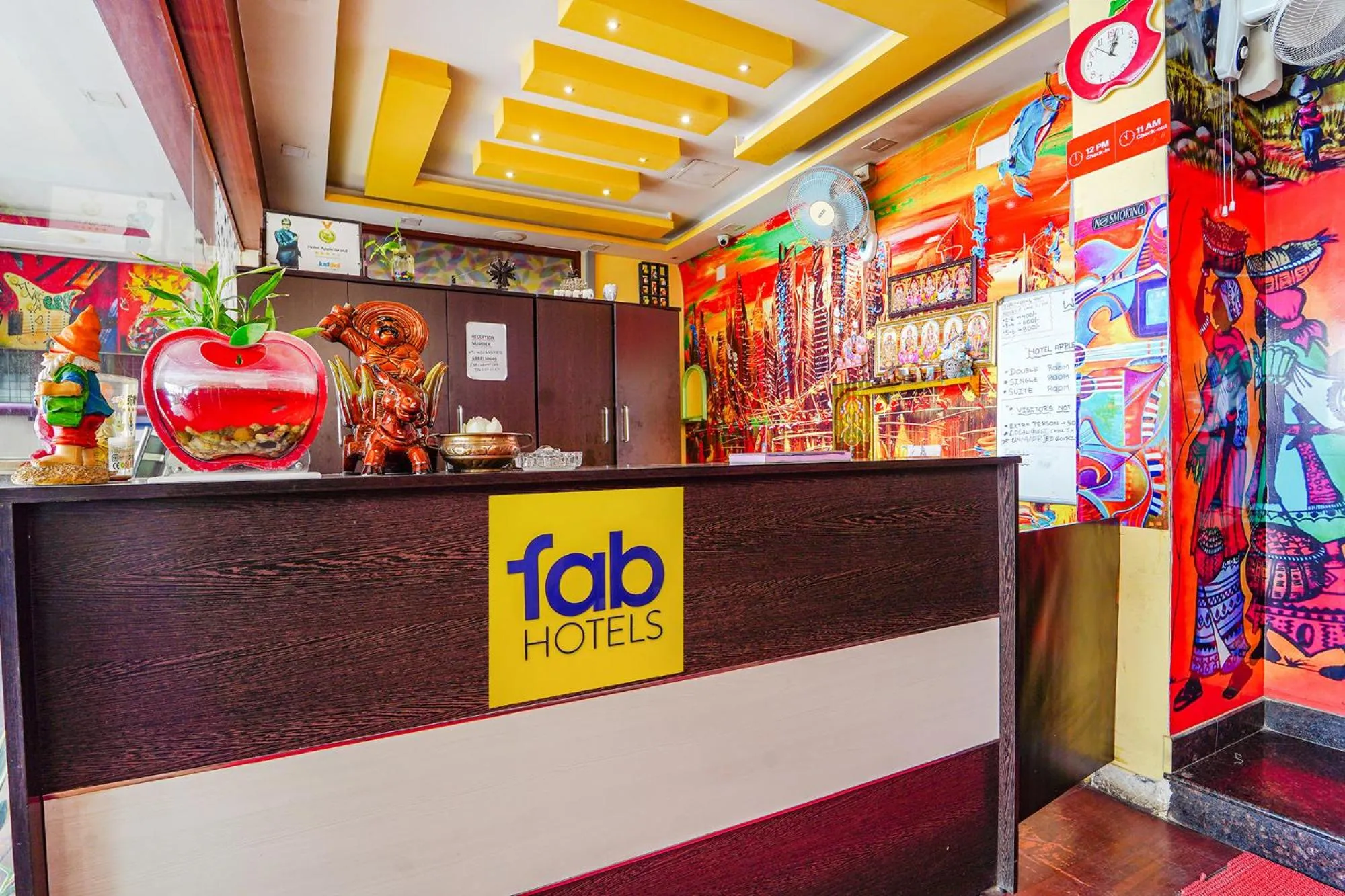 Lobby or reception in FabExpress Apple Grand - 200m from Our Lady of Fatima Church