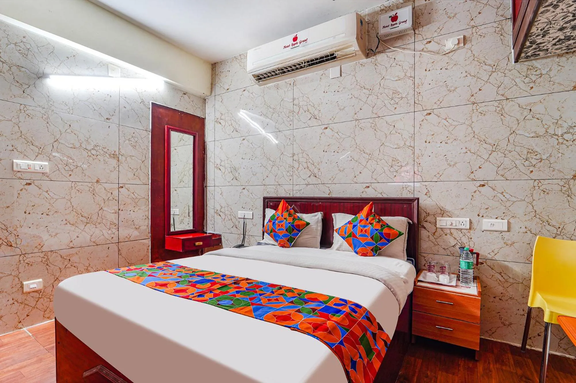 Bed in FabExpress Apple Grand - 200m from Our Lady of Fatima Church