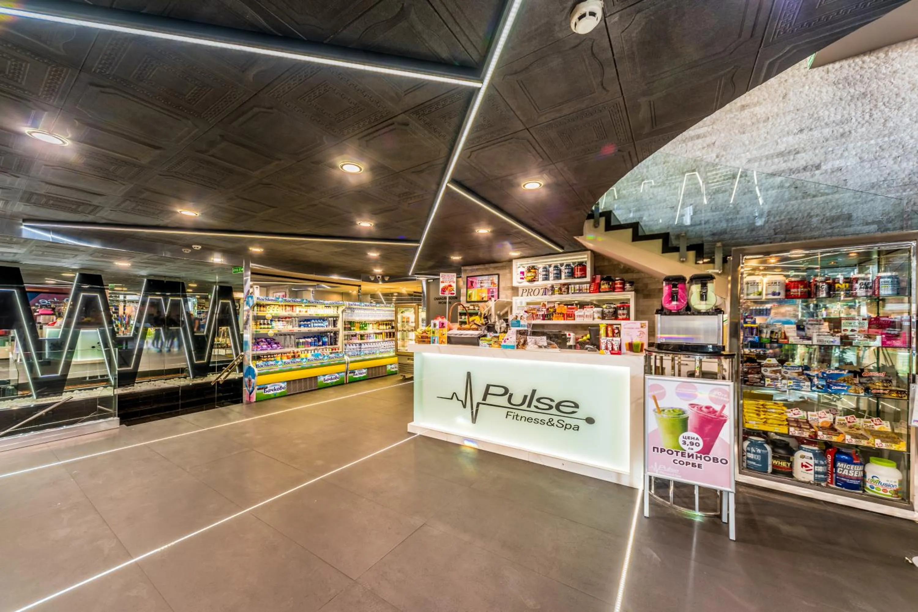 On-site shops in Hotel Emirates