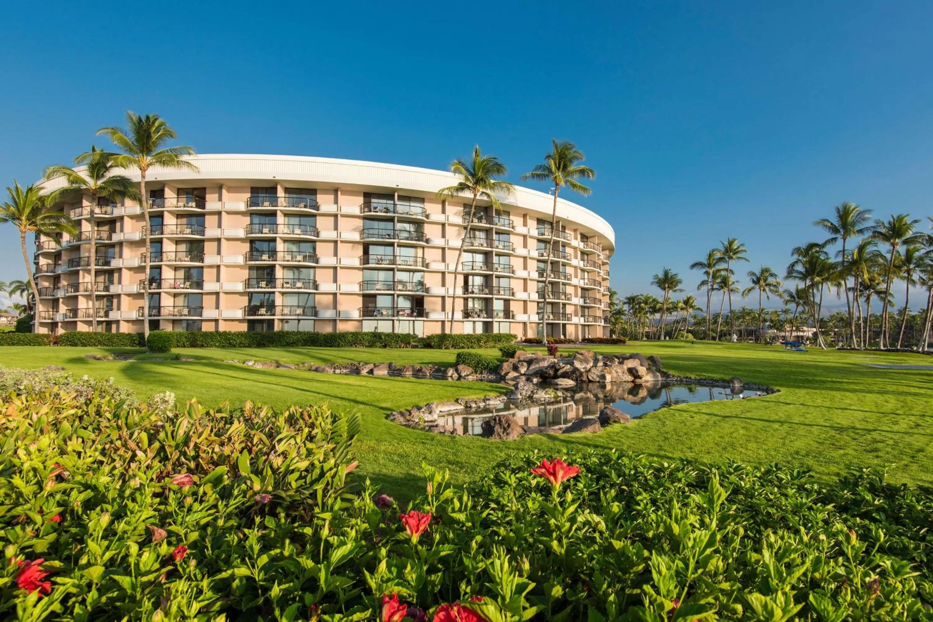 Property building in Hilton Grand Vacations Club Ocean Tower Waikoloa Village