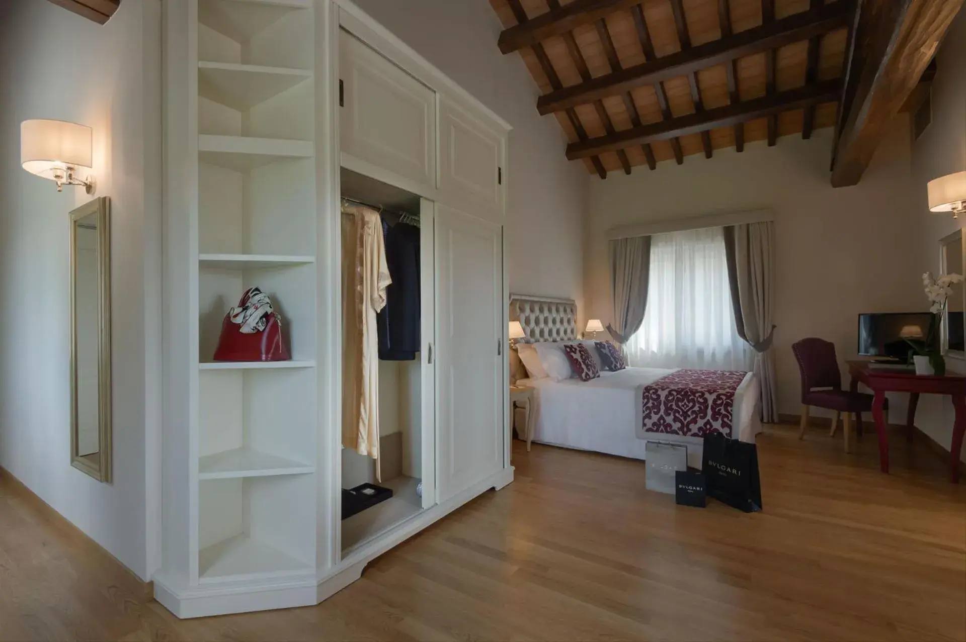 Decorative detail, Bed in Borgo La Chiaracia Resort & SPA Decorative detail, Bed in Borgo La Chiaracia Resort & SPA