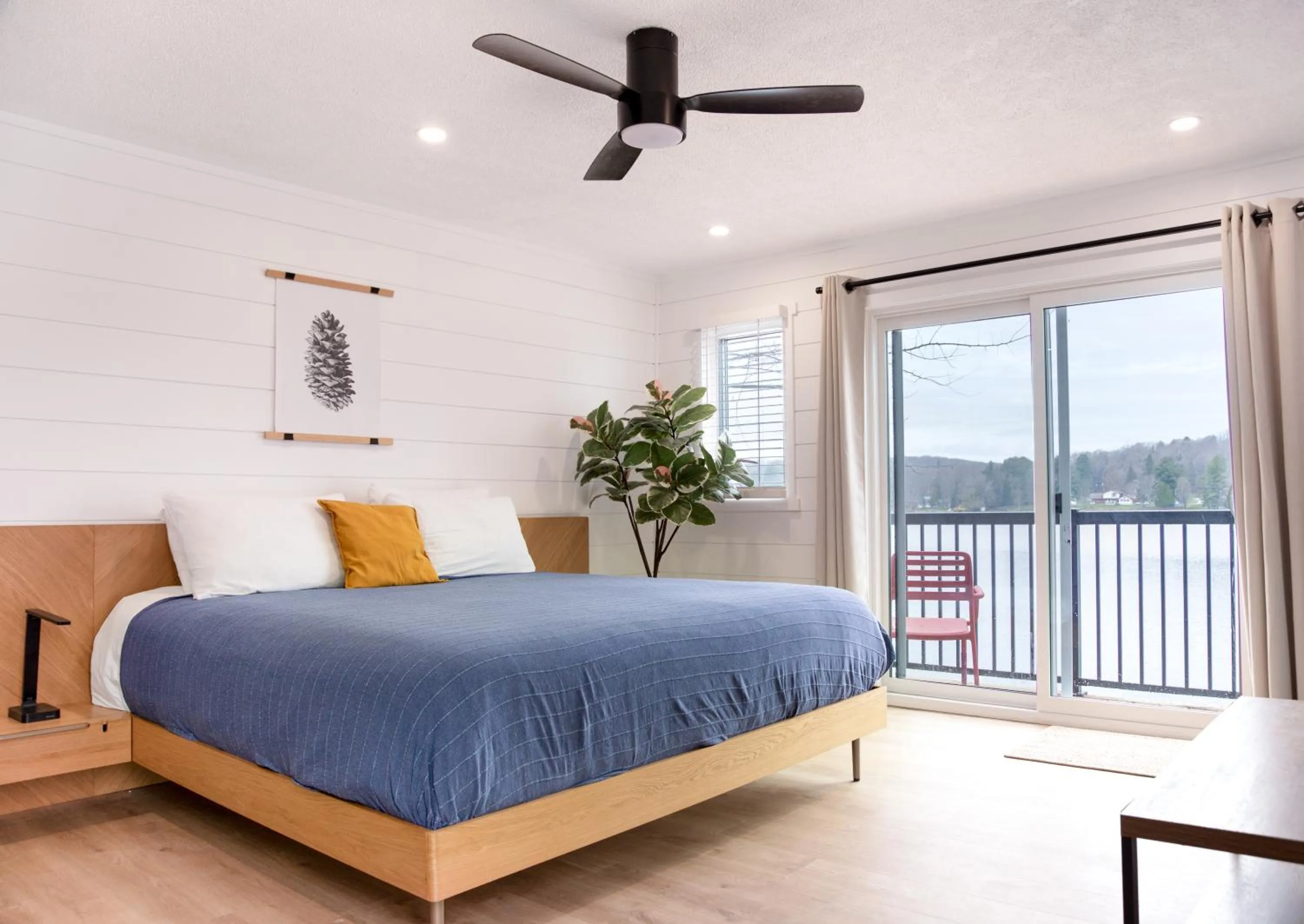 Bed in Bonnie View Inn