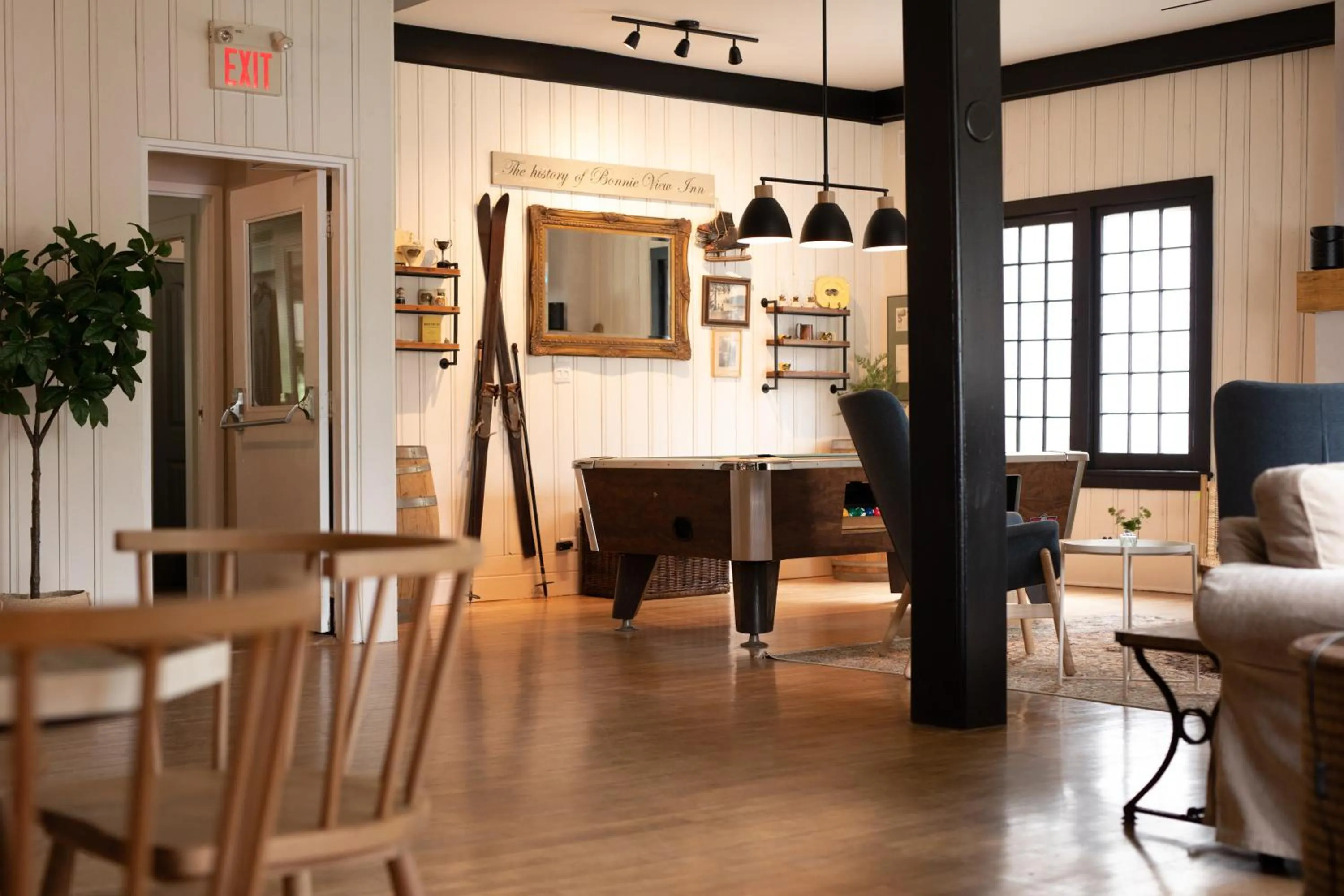 Communal lounge/ TV room in Bonnie View Inn